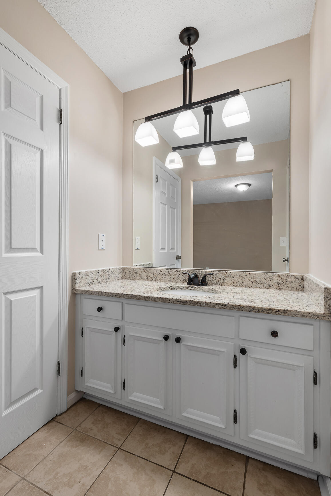 7005 Sportsman Drive