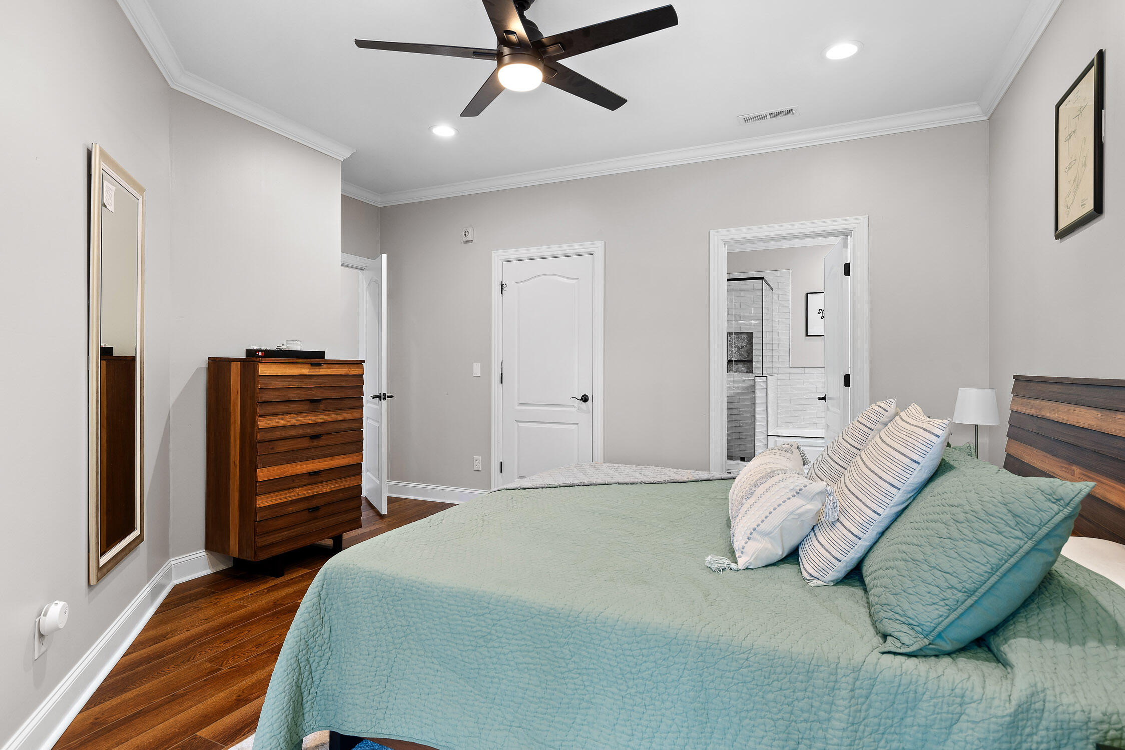 1101 Renaissance Court