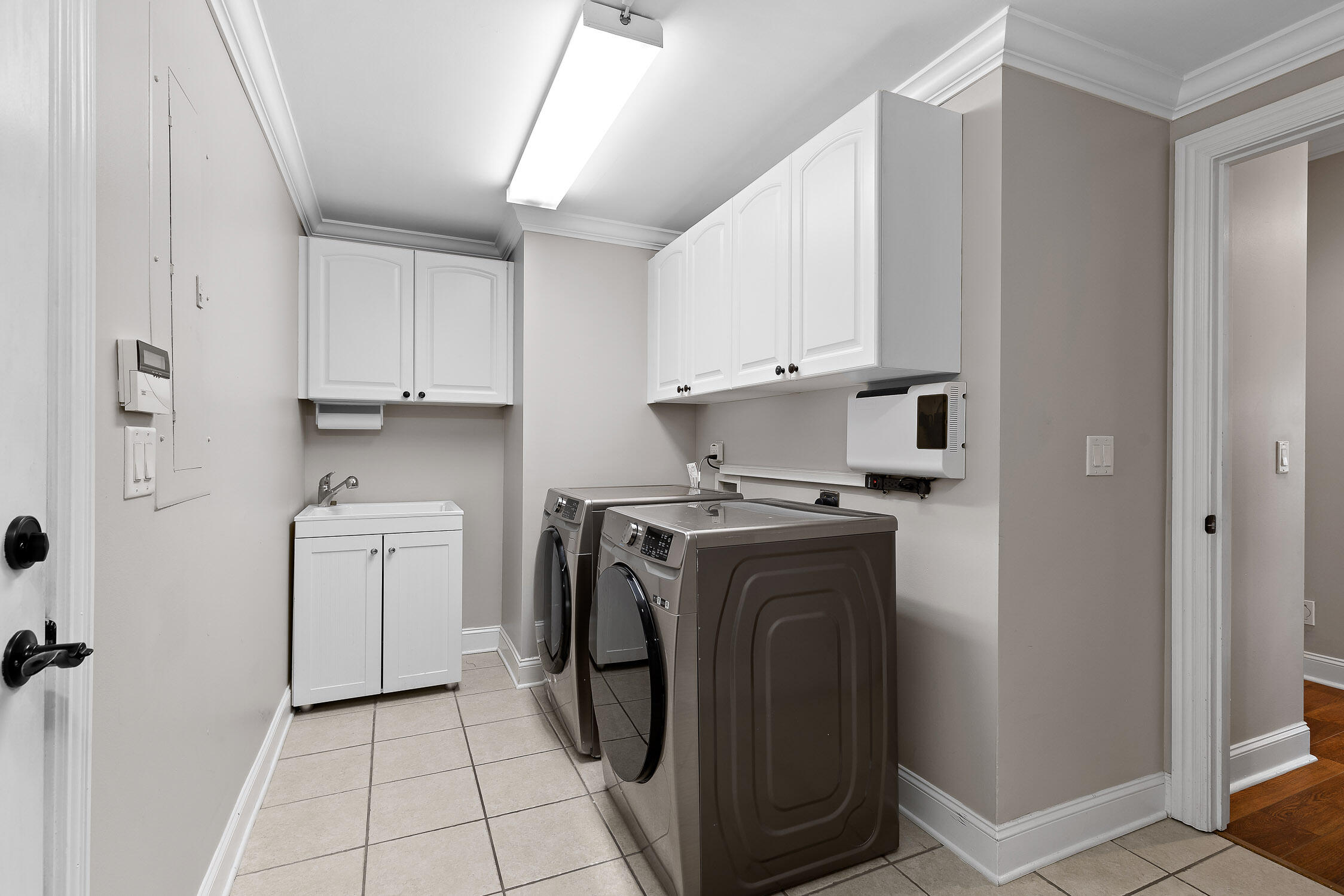 1101 Renaissance Court