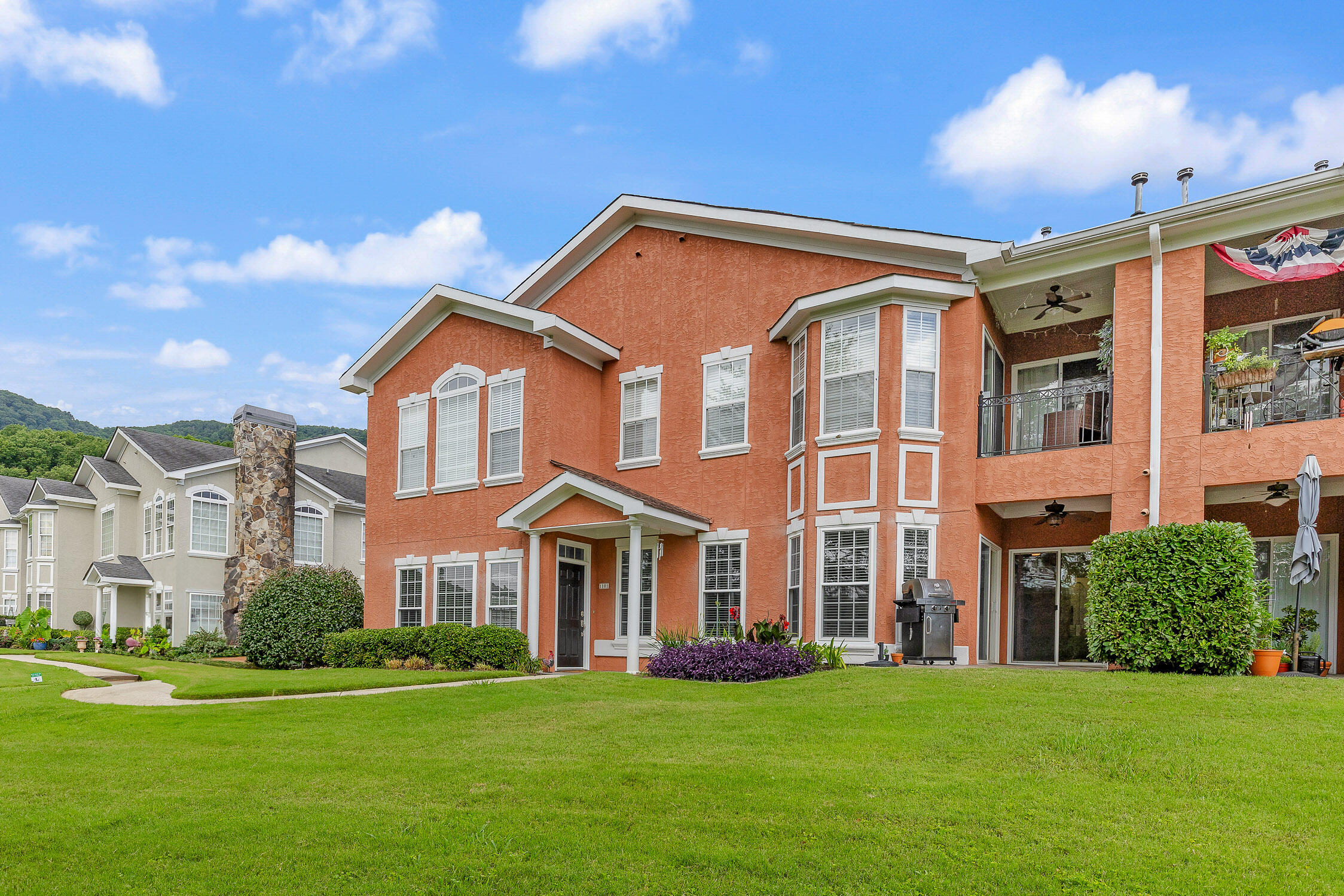 1101 Renaissance Court