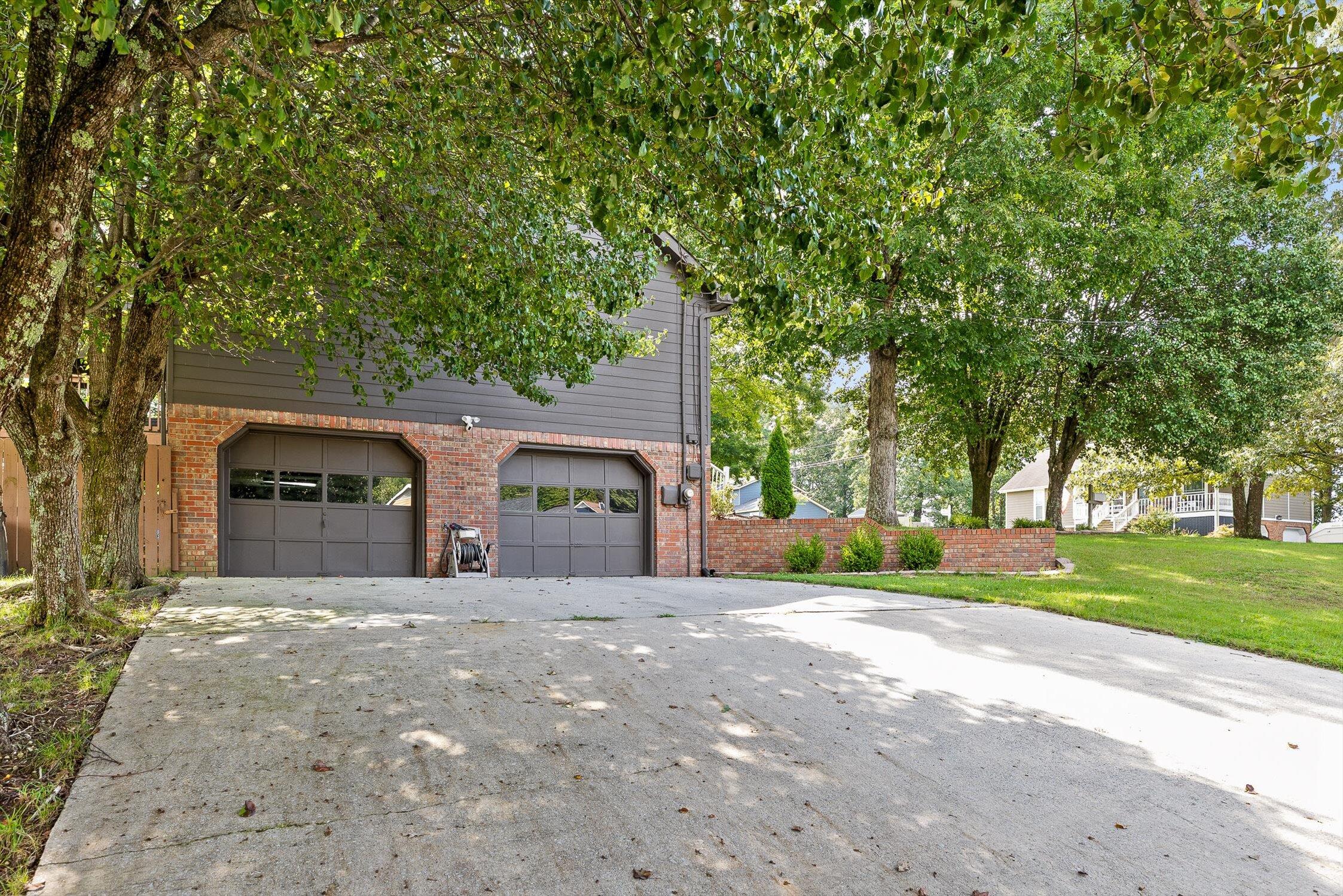 709 Northbrook Drive
