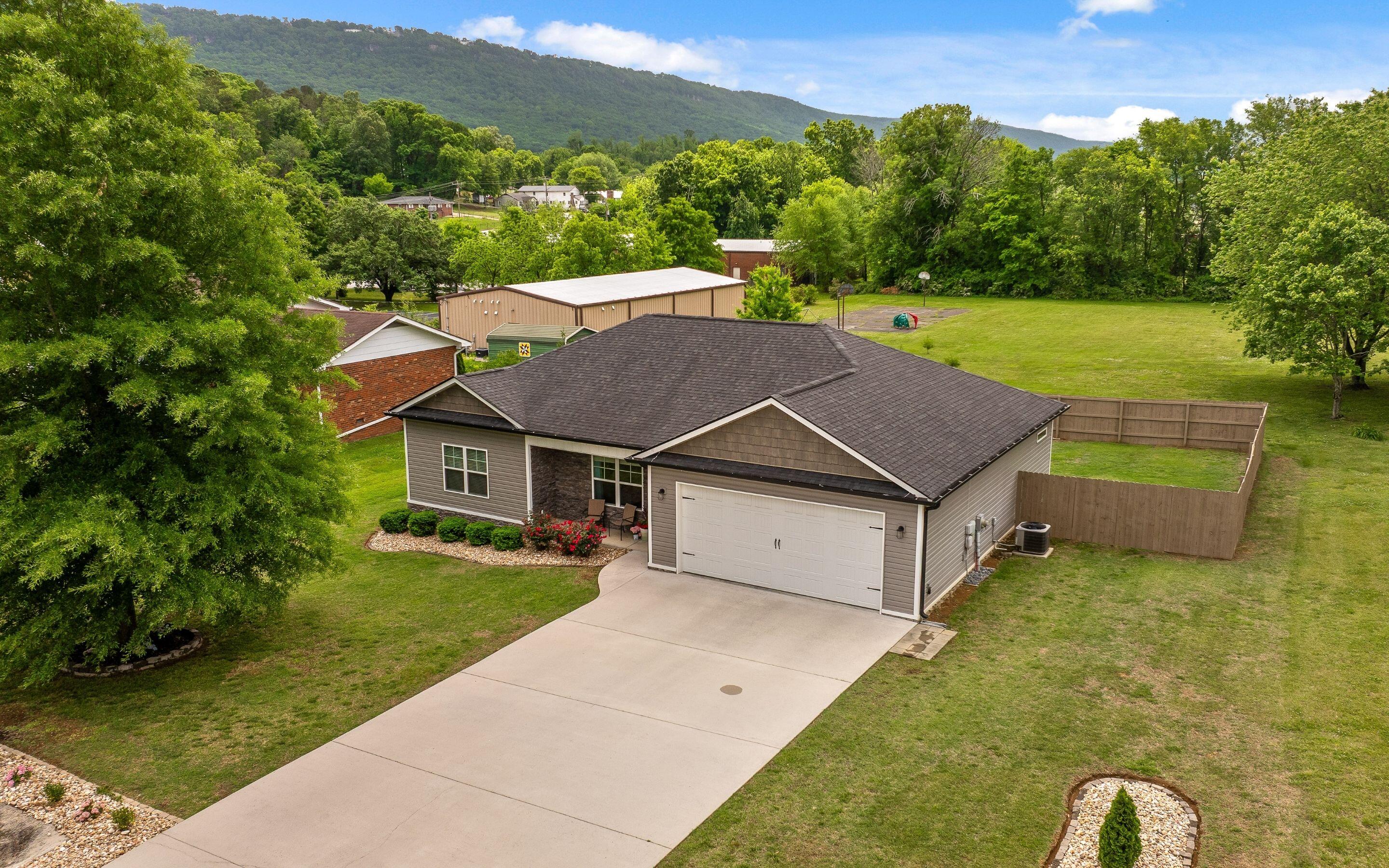 3212 Parker Lane
