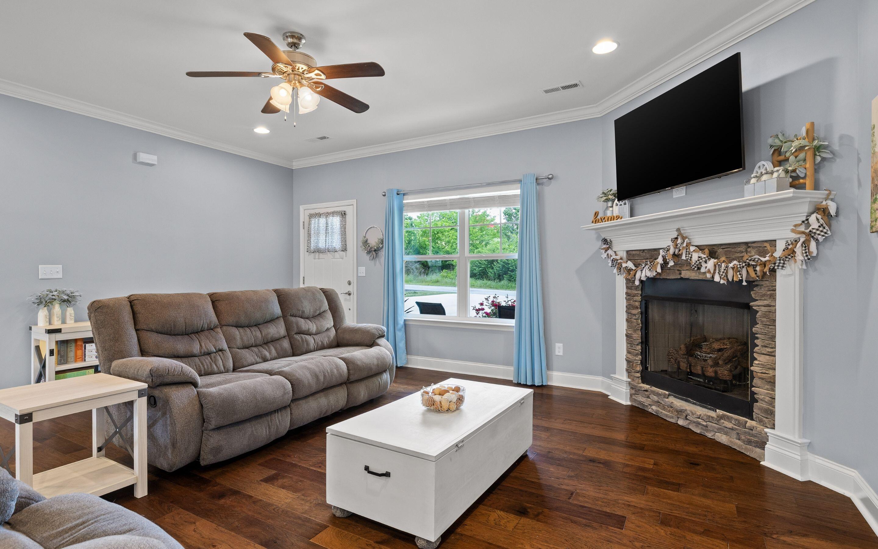 3212 Parker Lane