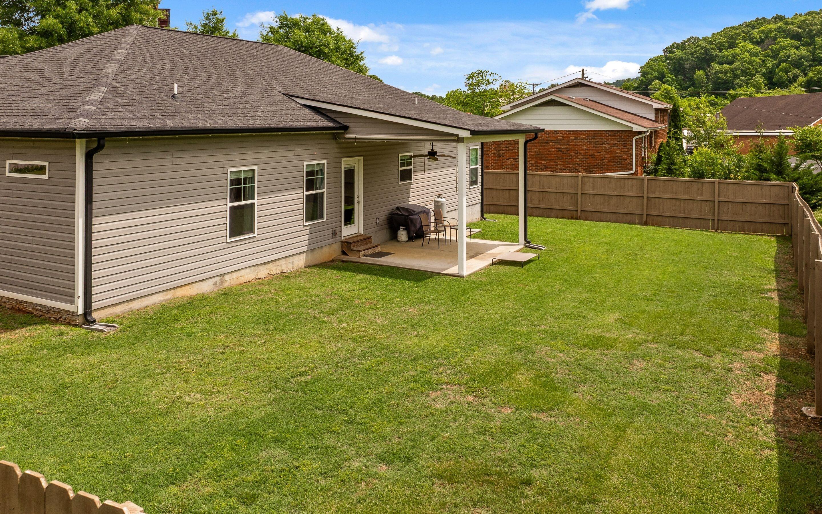 3212 Parker Lane