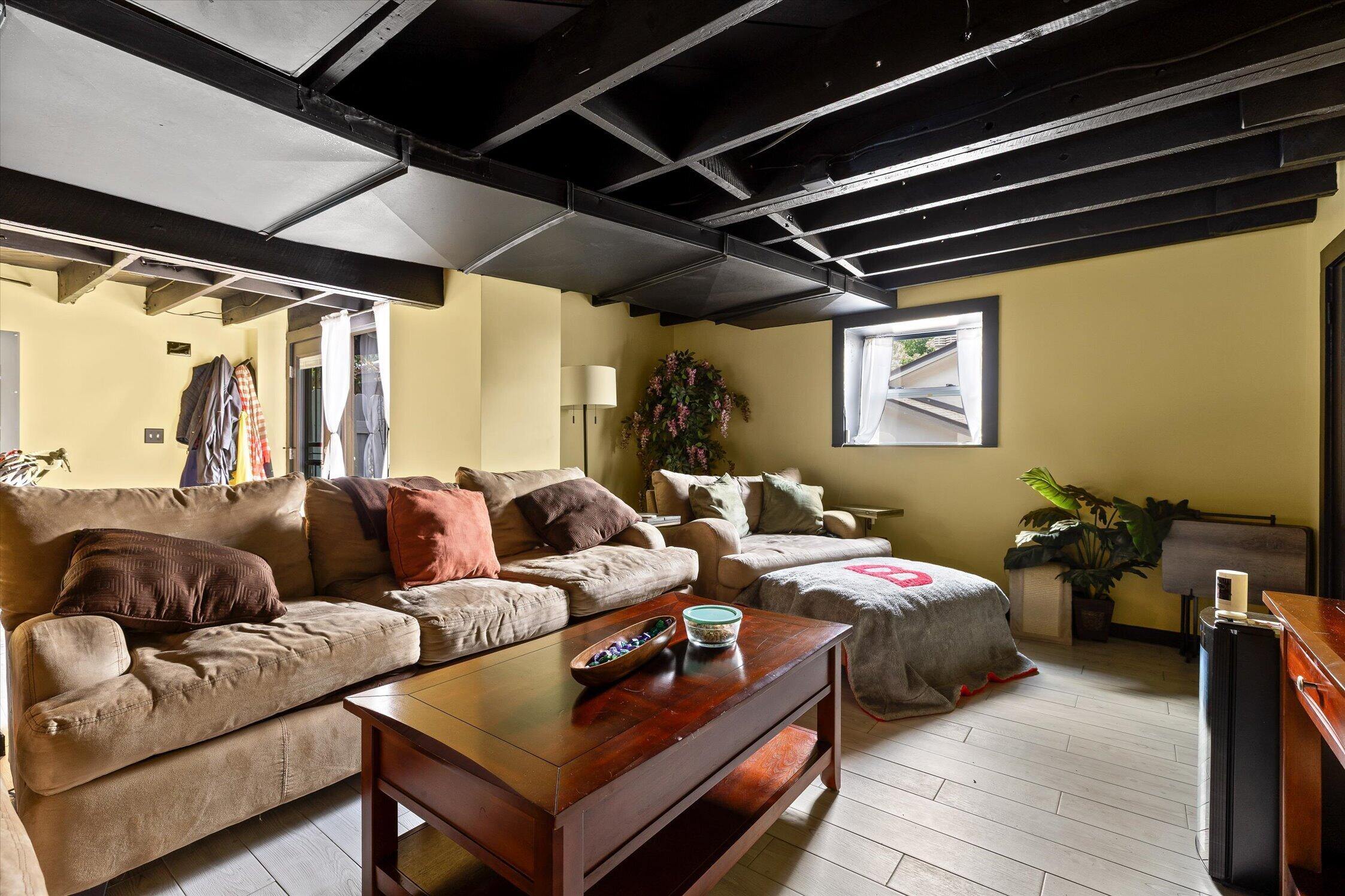 3403 Alta Vista Drive