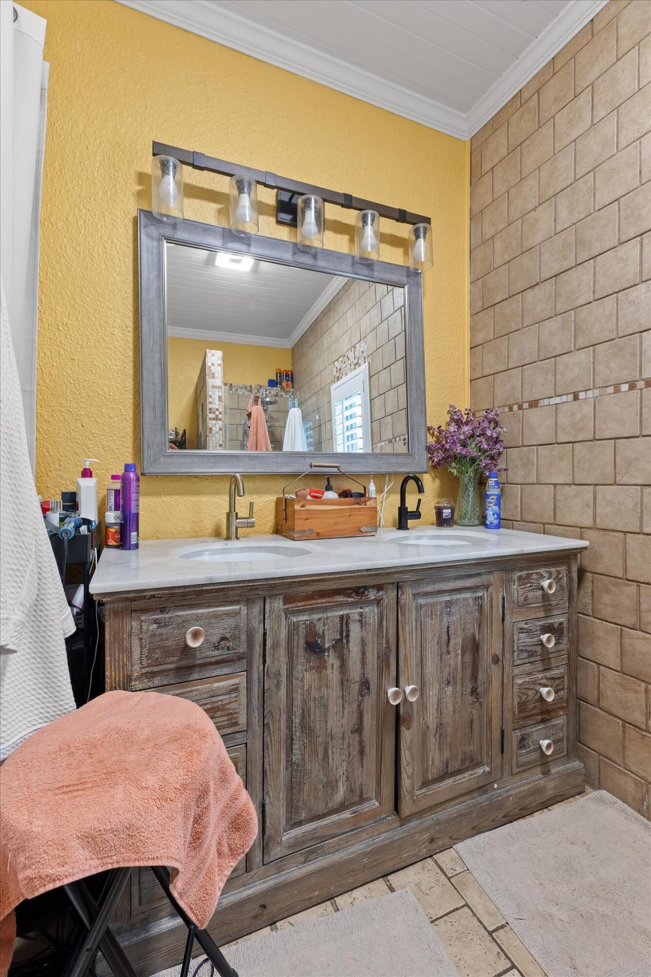 3403 Alta Vista Drive