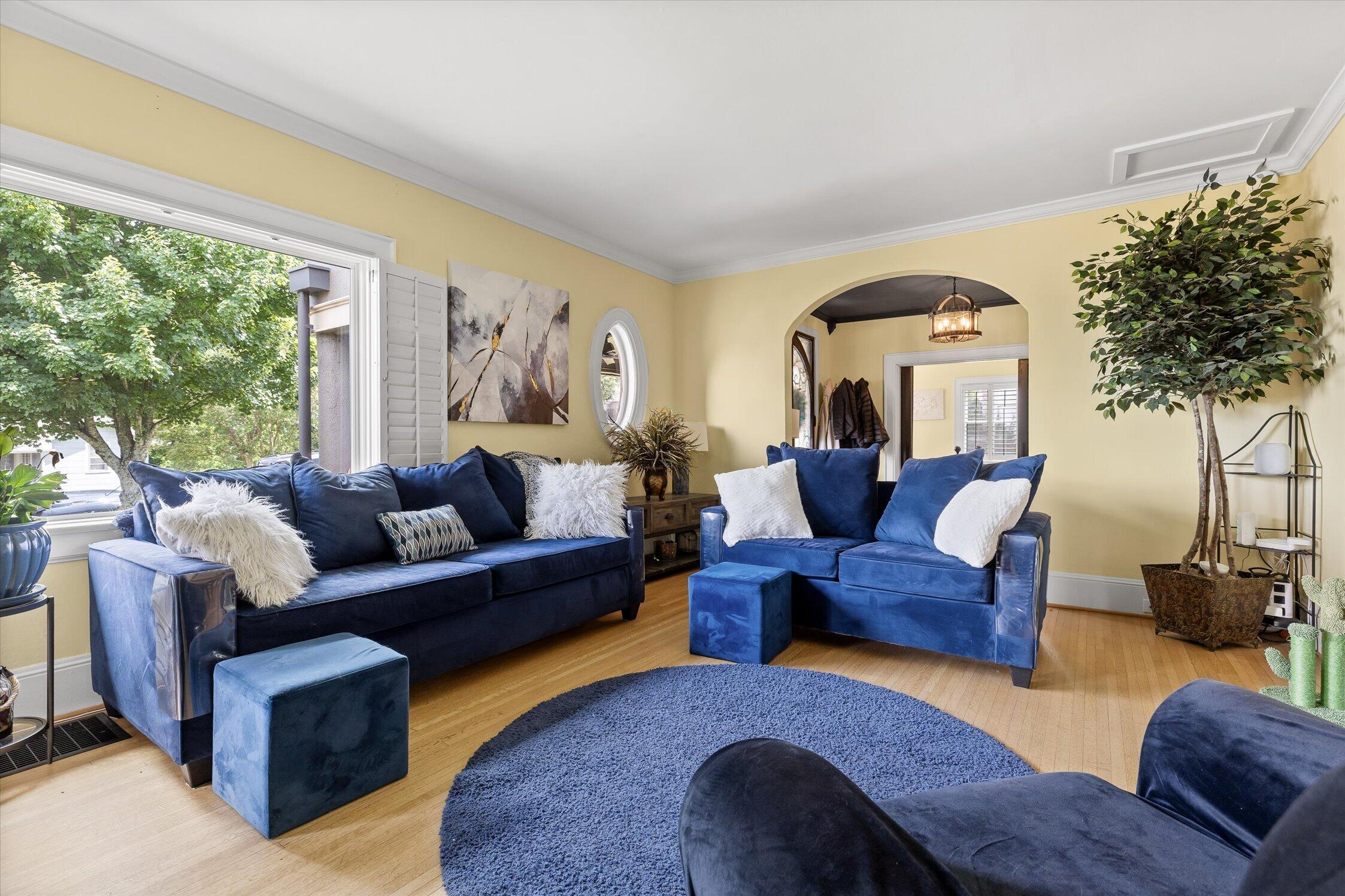 3403 Alta Vista Drive