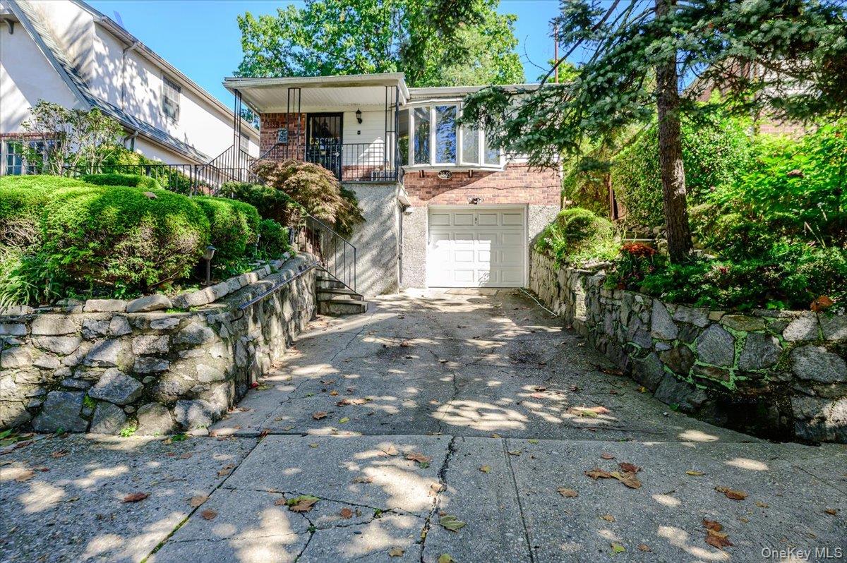 3855 Douglaston Parkway