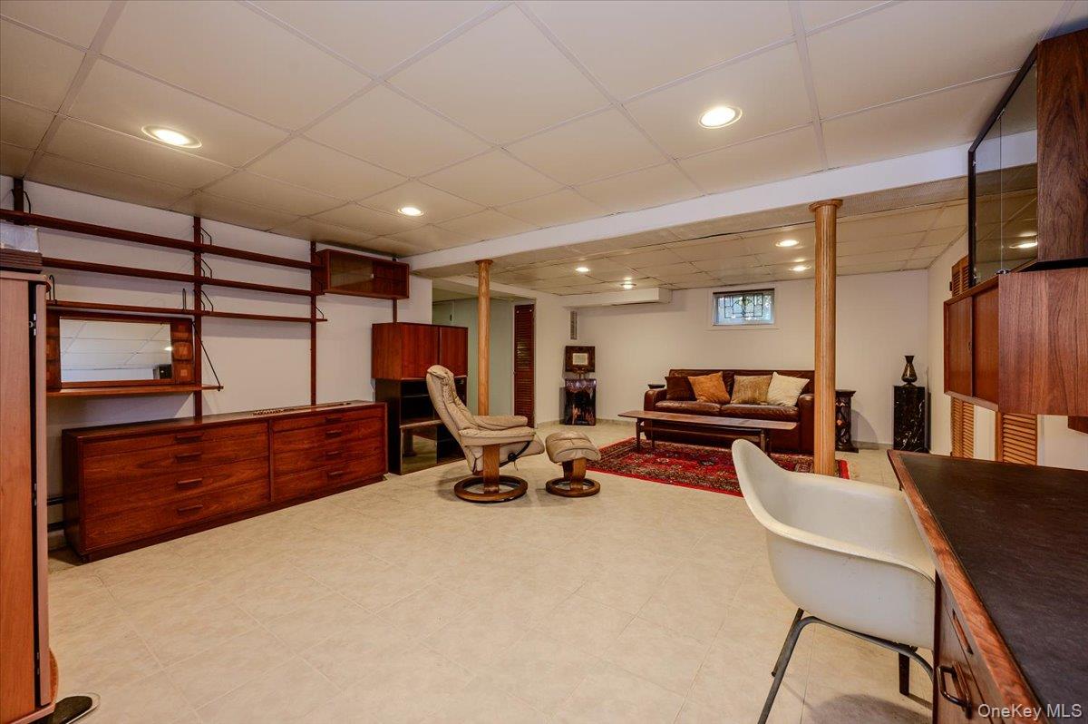3855 Douglaston Parkway