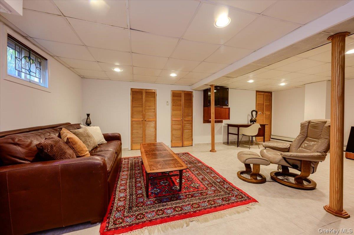 3855 Douglaston Parkway