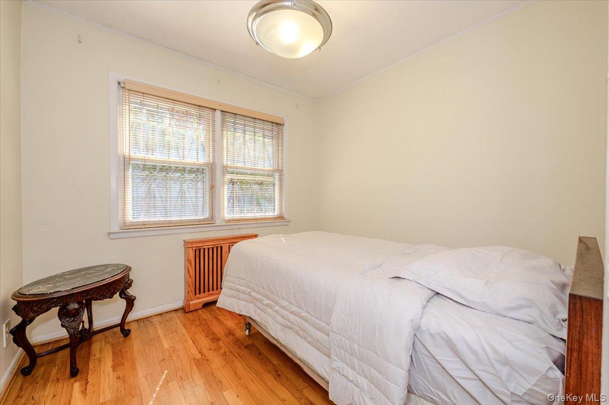 3855 Douglaston Parkway