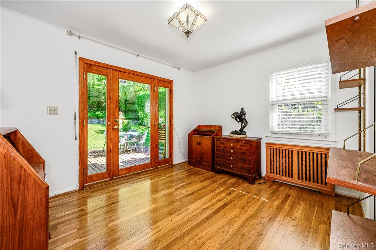 3855 Douglaston Parkway