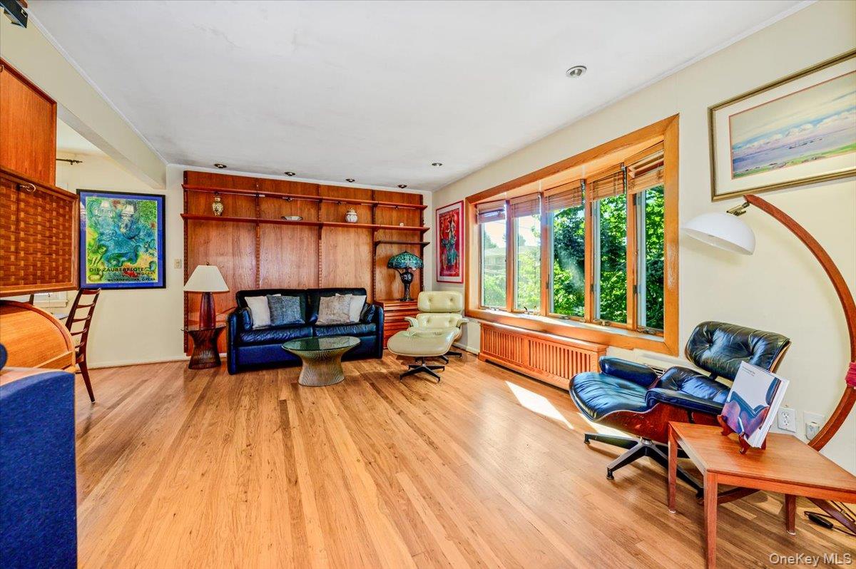 3855 Douglaston Parkway