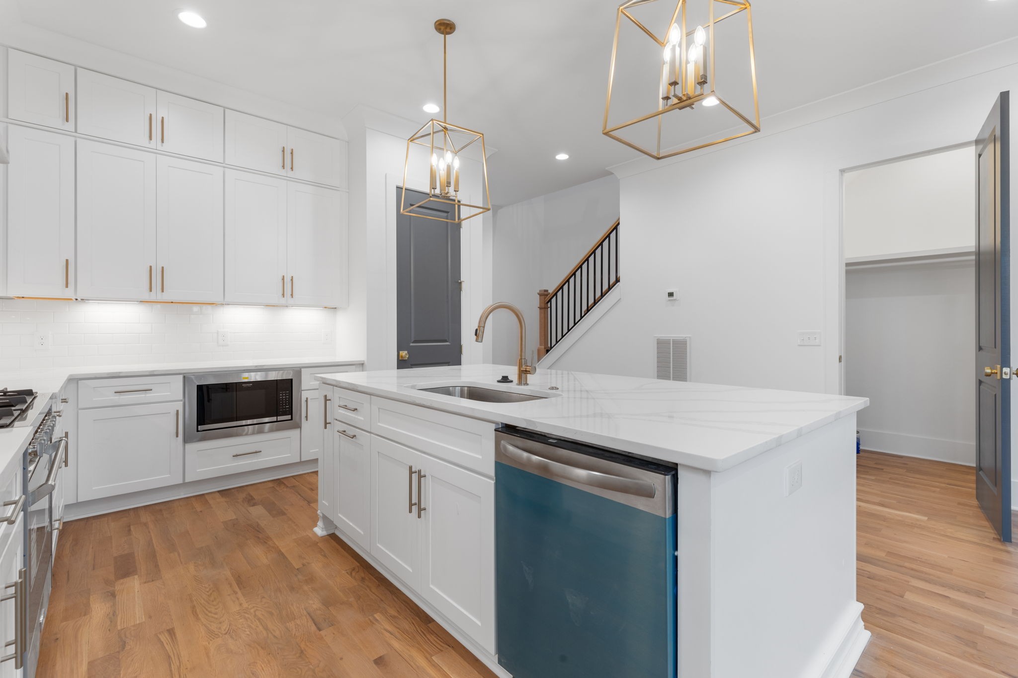 6361B Alamo Pl