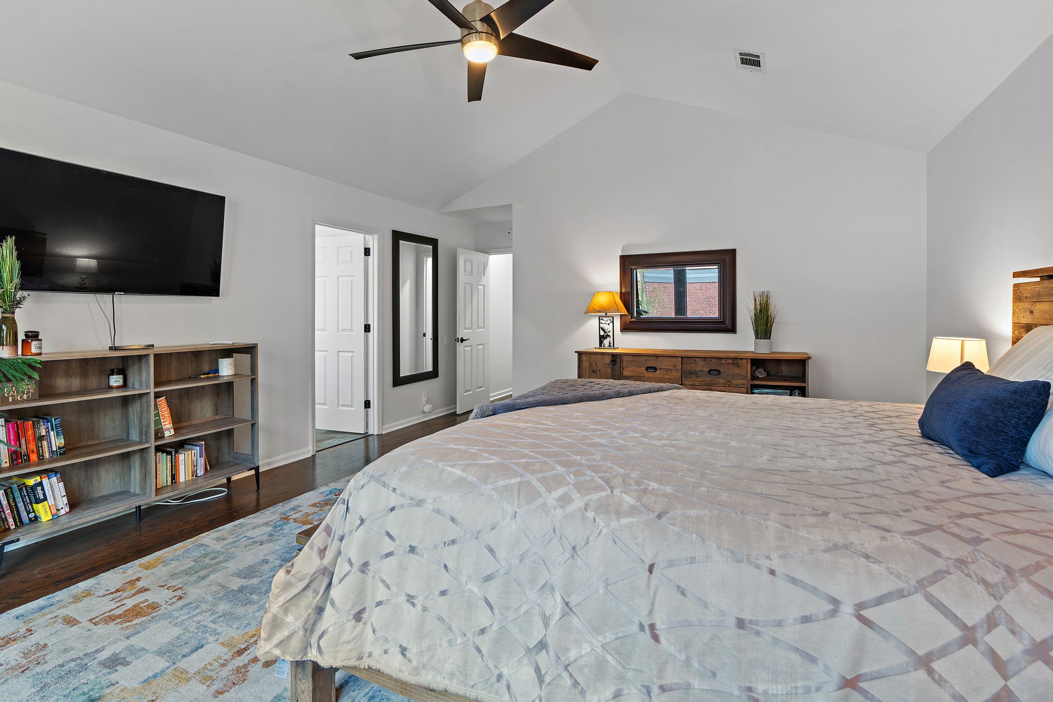 706 Roantree Dr