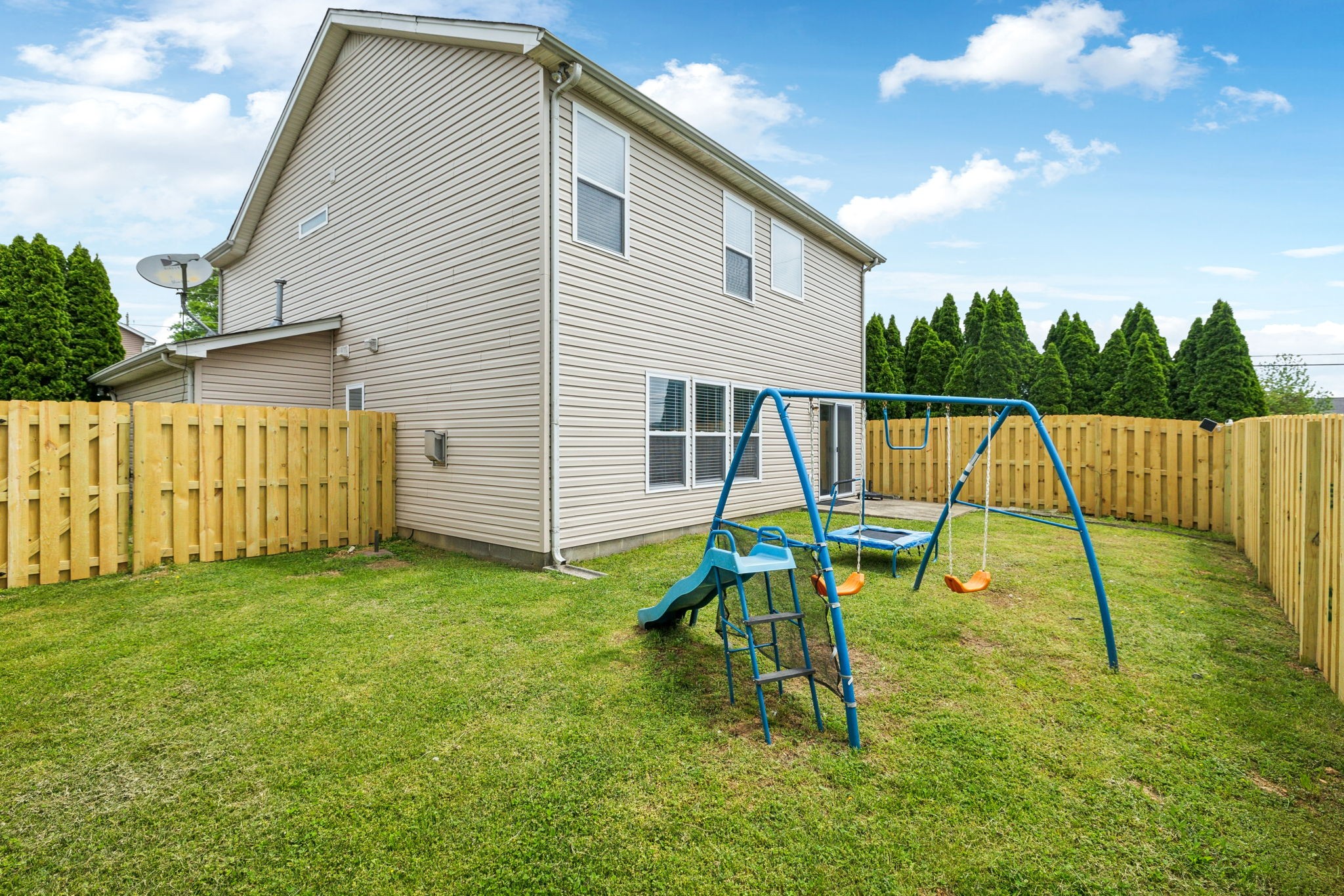 3913 Bridgeview Ln