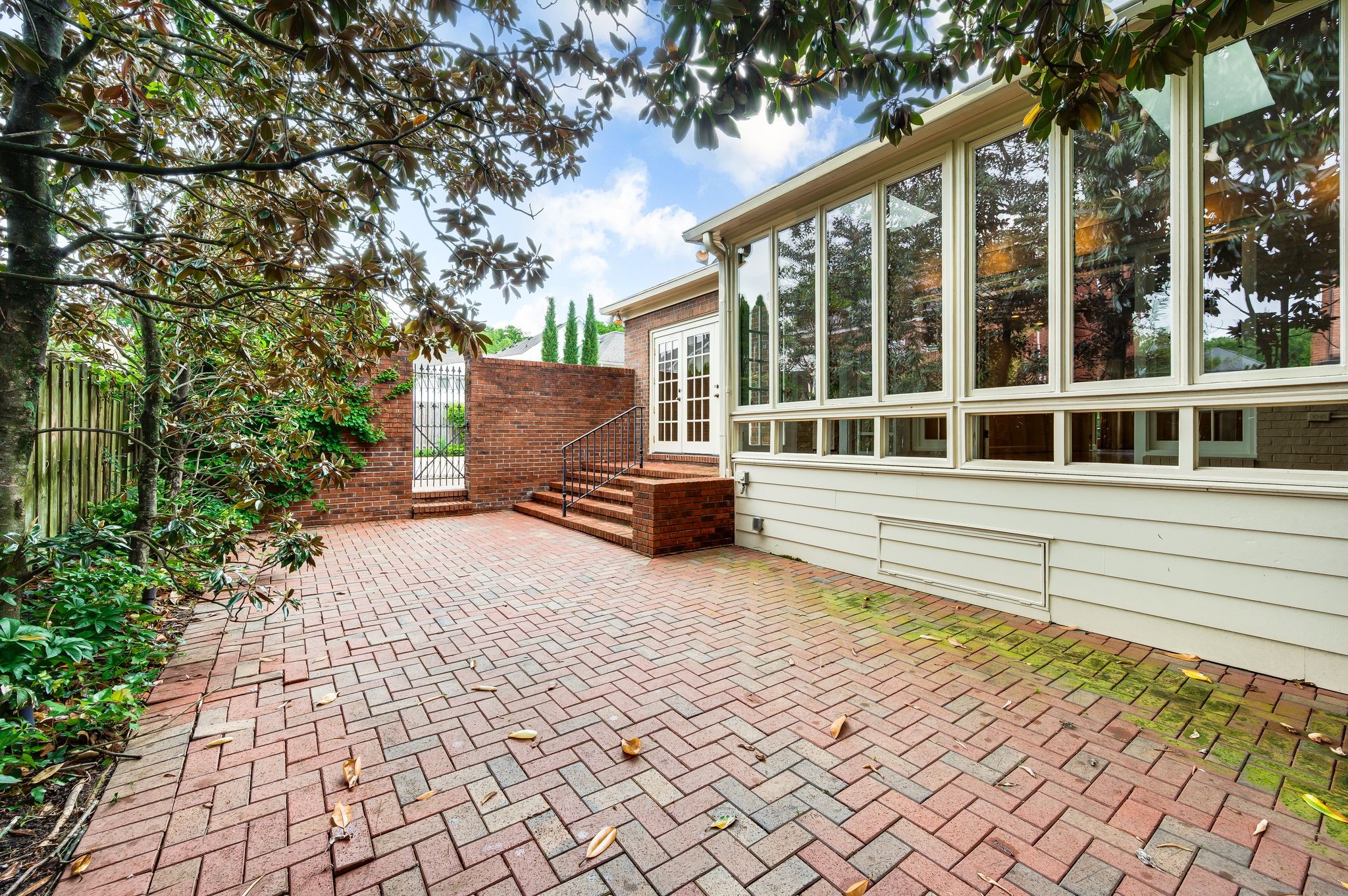 2105 Hobbs Ct