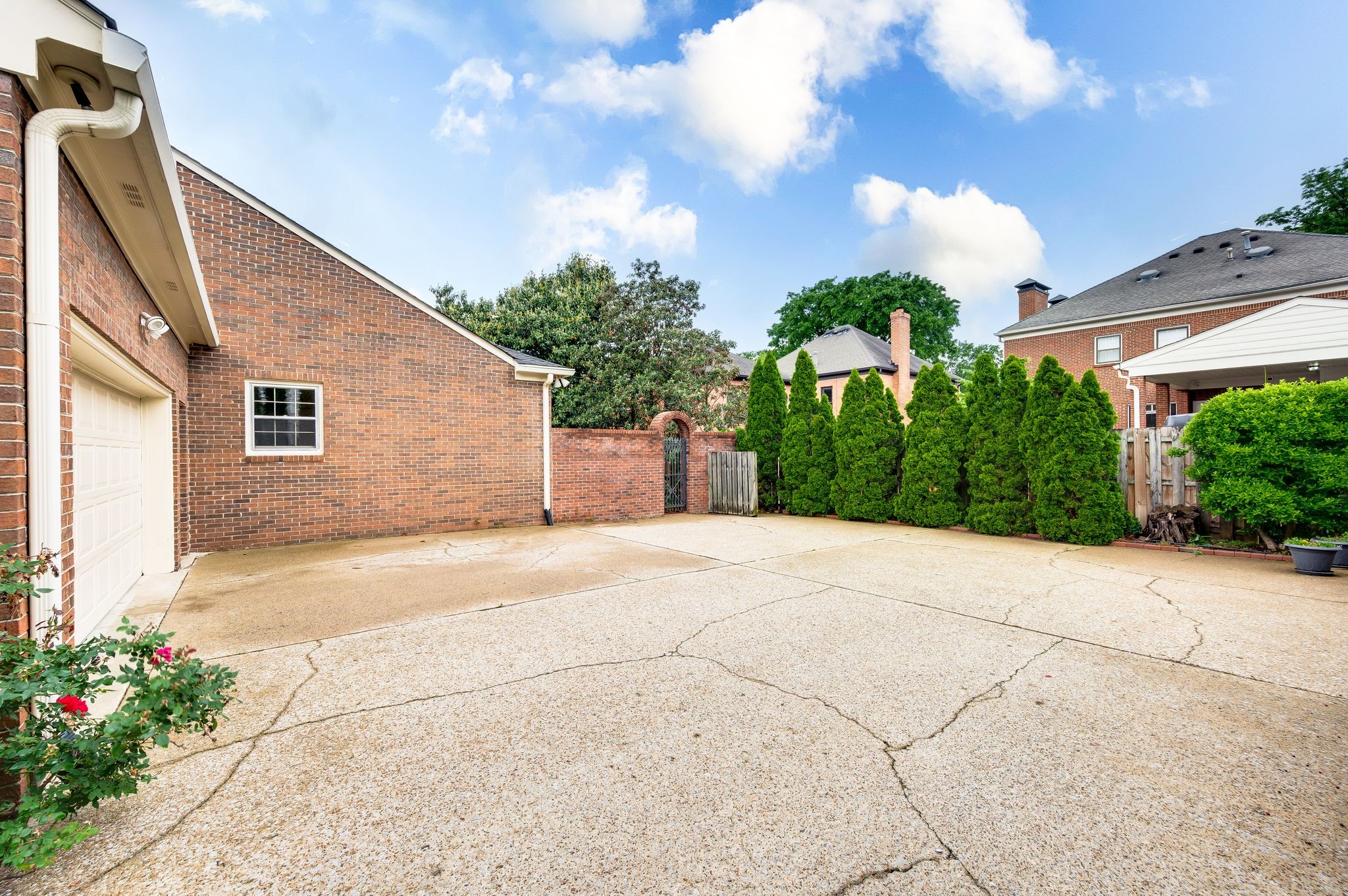 2105 Hobbs Ct