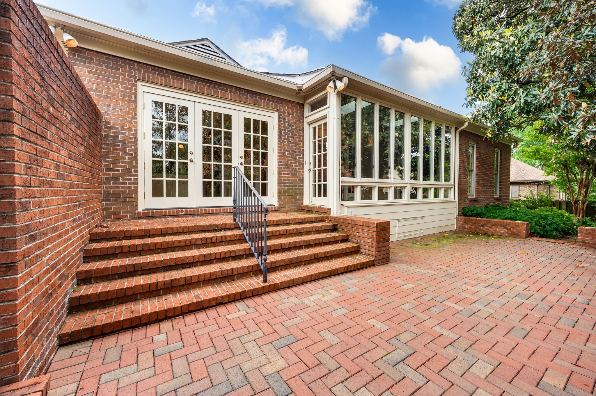 2105 Hobbs Ct