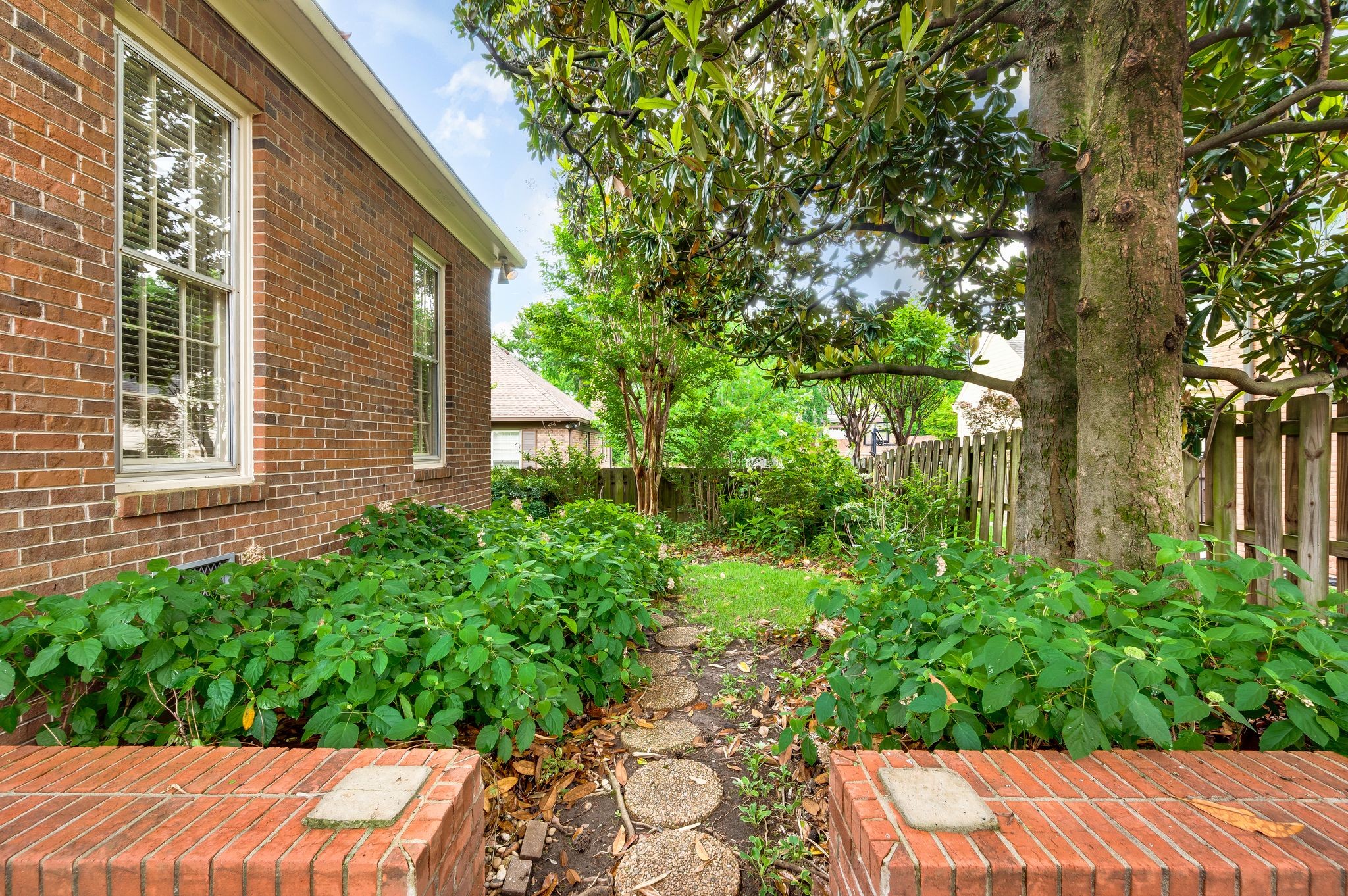 2105 Hobbs Ct
