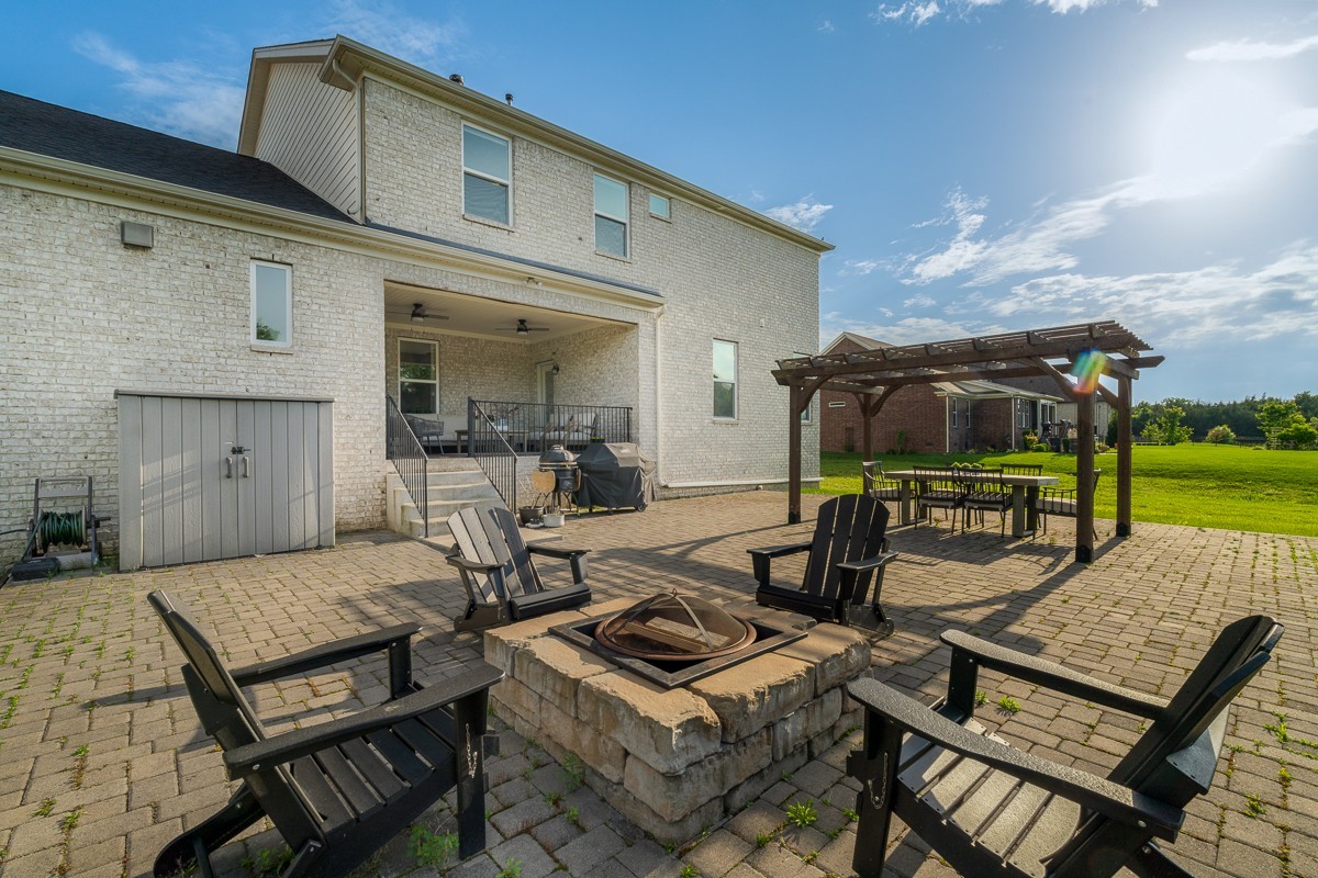 3219 Bradfield Dr