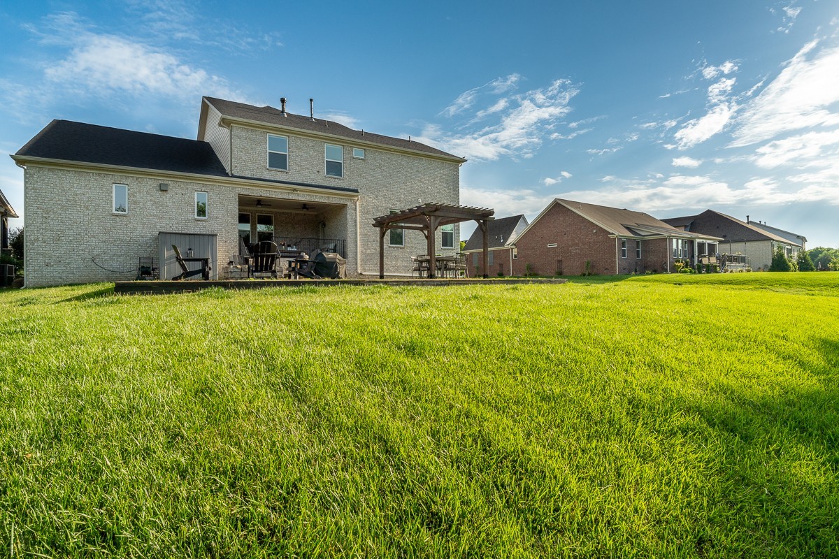3219 Bradfield Dr