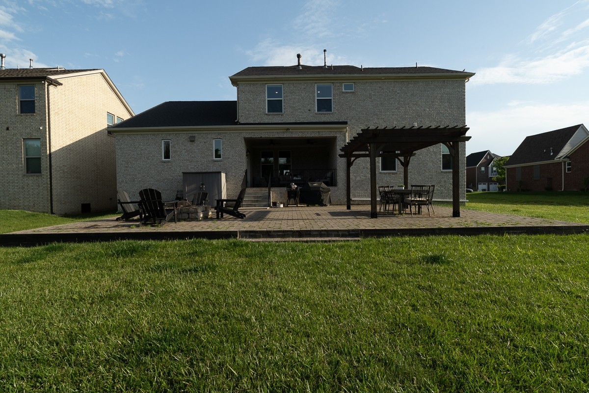 3219 Bradfield Dr
