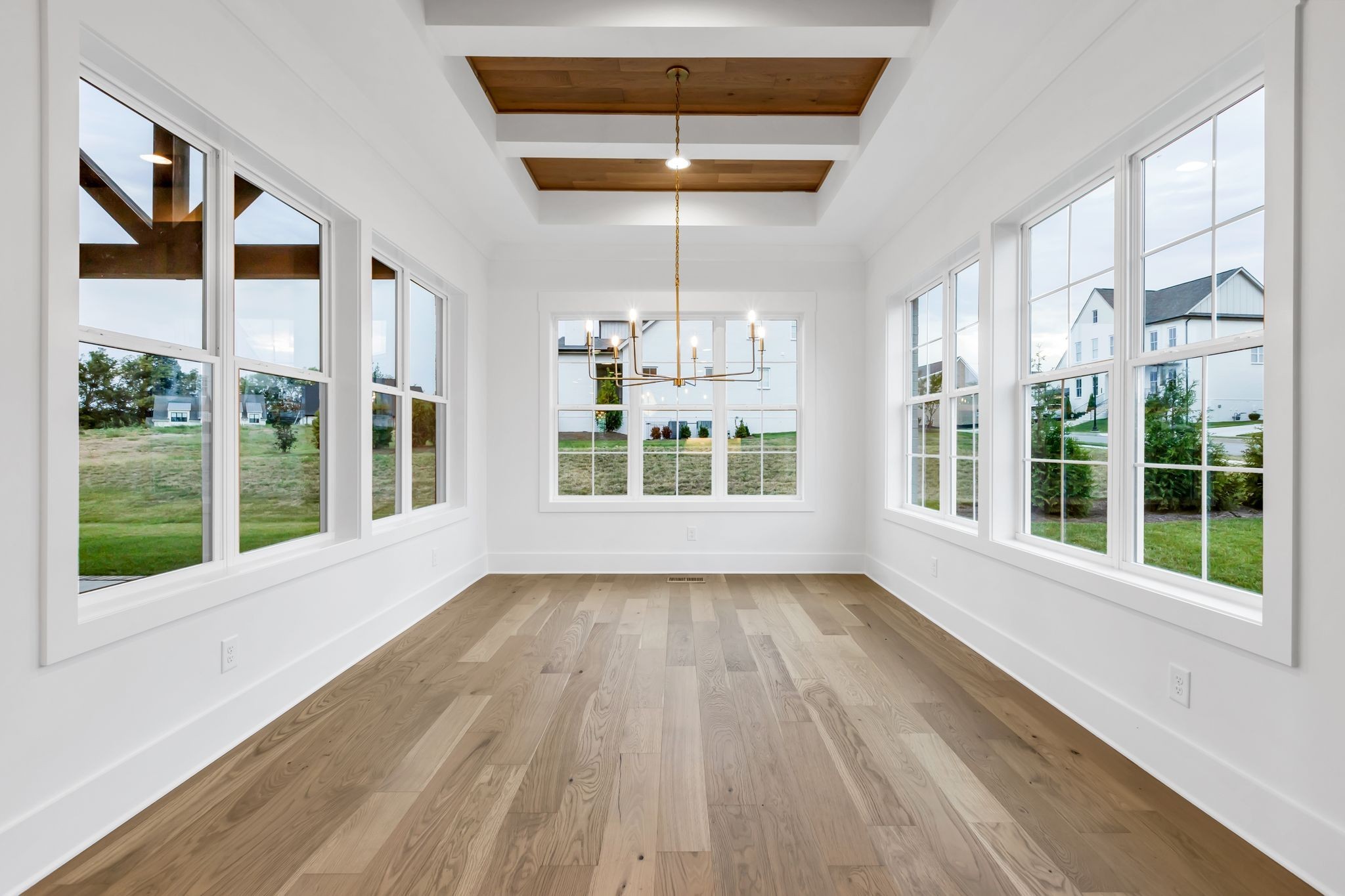 3244 Arundel Ln