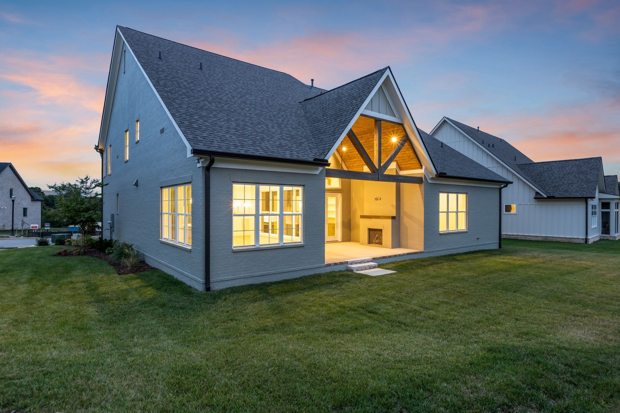 3244 Arundel Ln