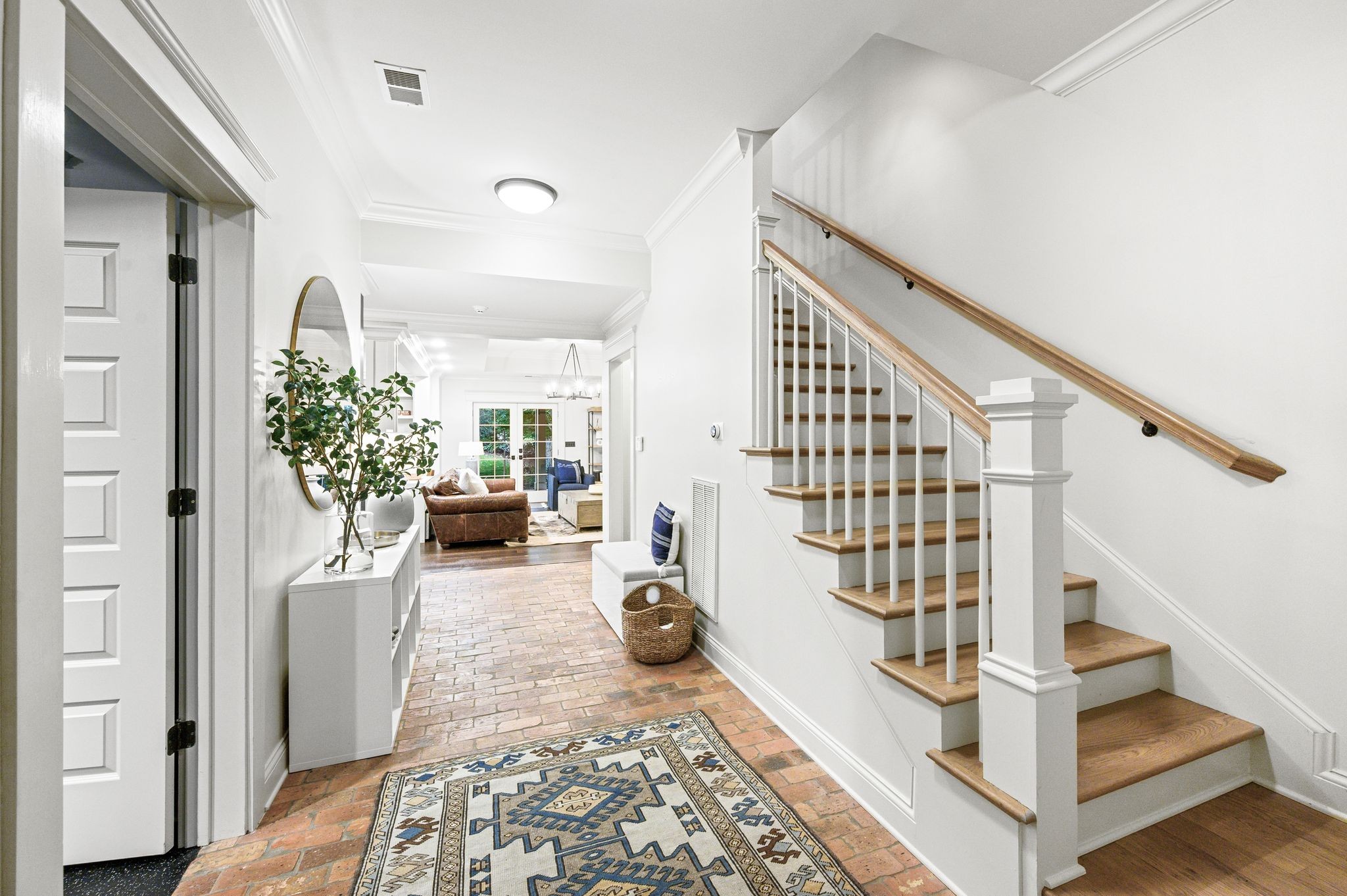 110 Balleroy Dr