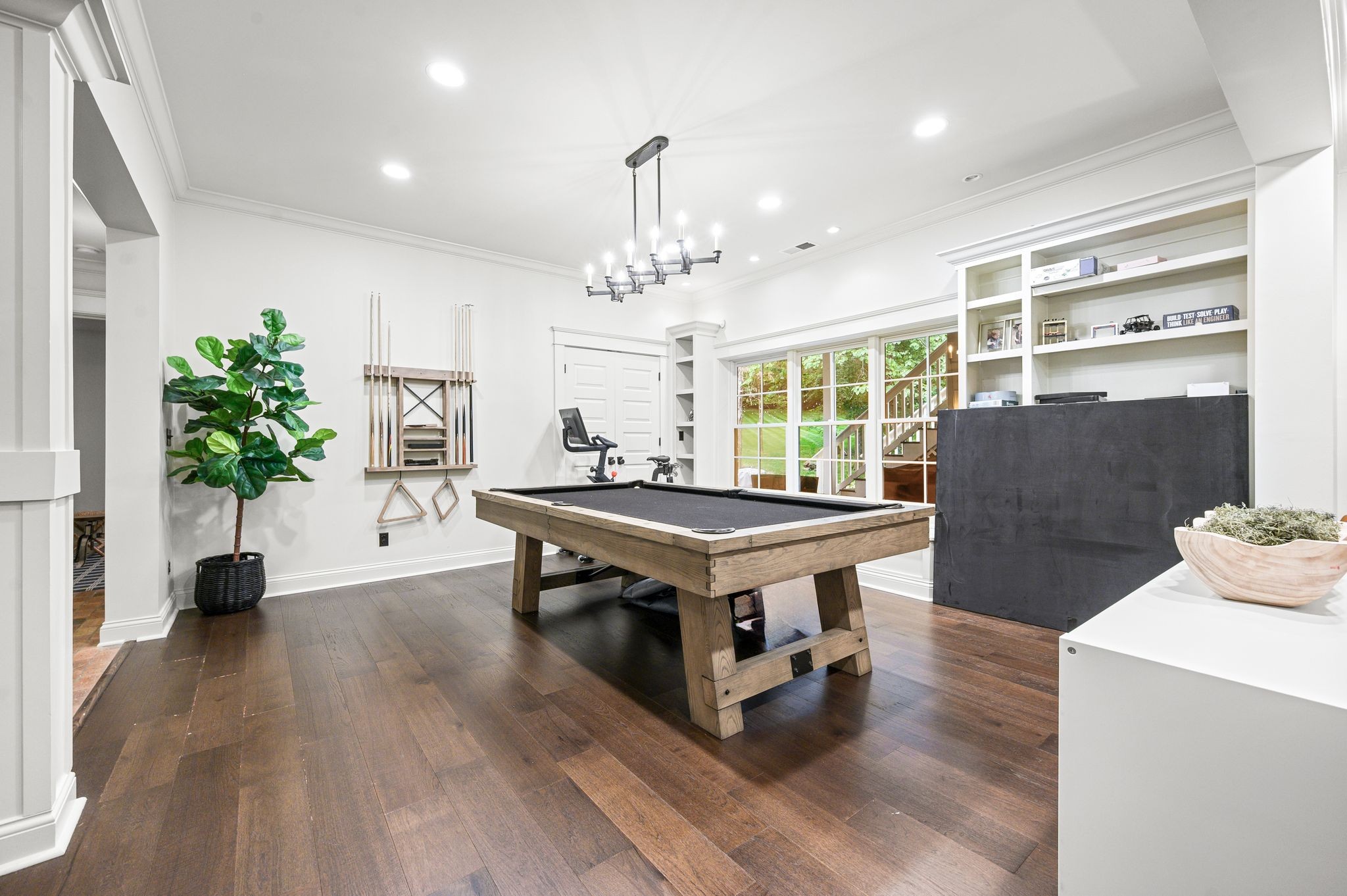 110 Balleroy Dr