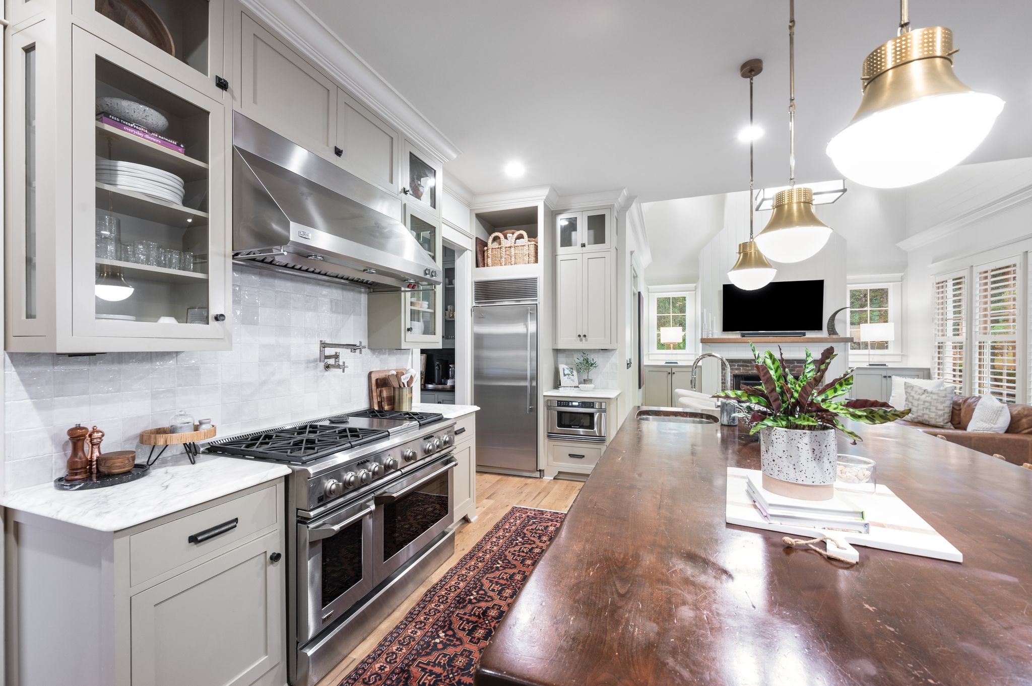 110 Balleroy Dr