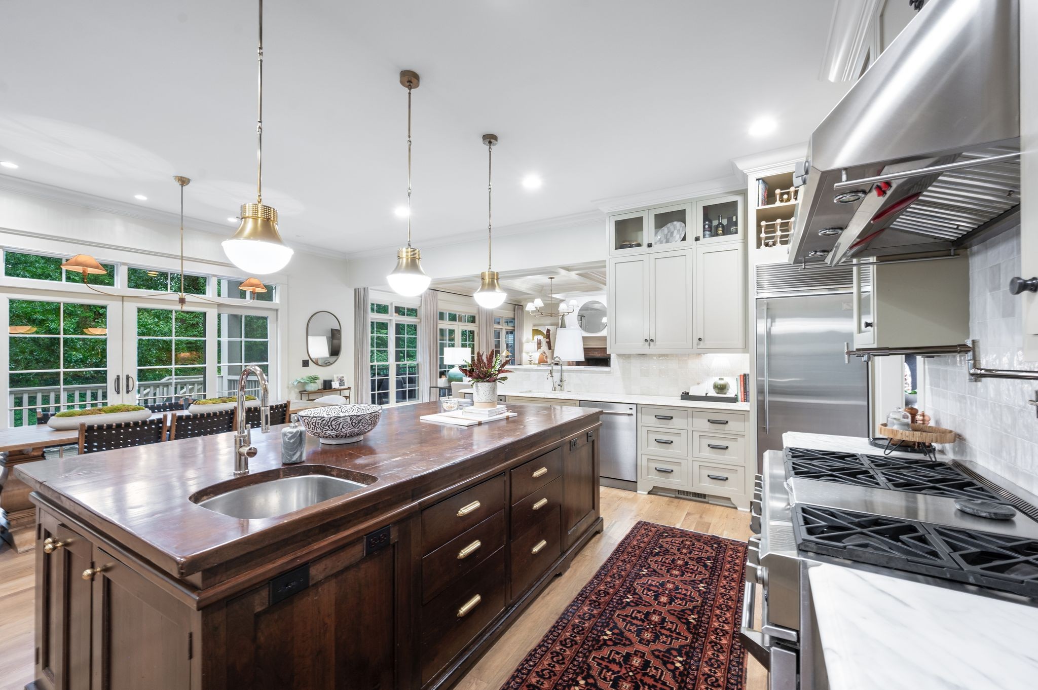 110 Balleroy Dr