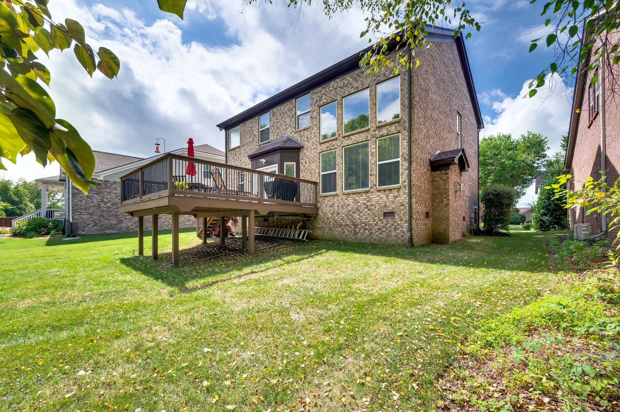 9021 Macauley Ln