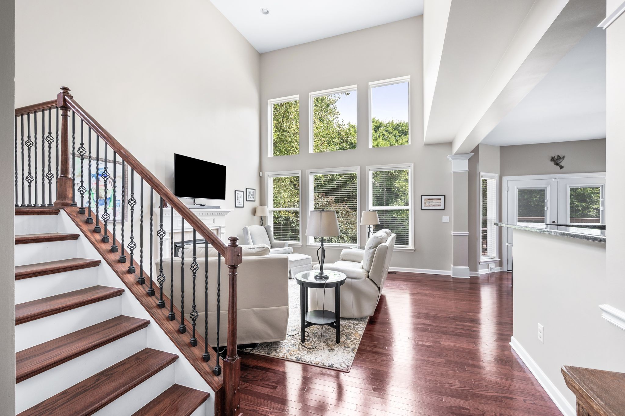 9021 Macauley Ln