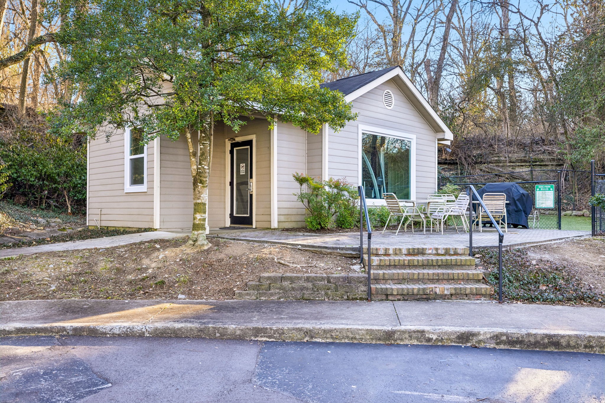 2045 Stokes Ln