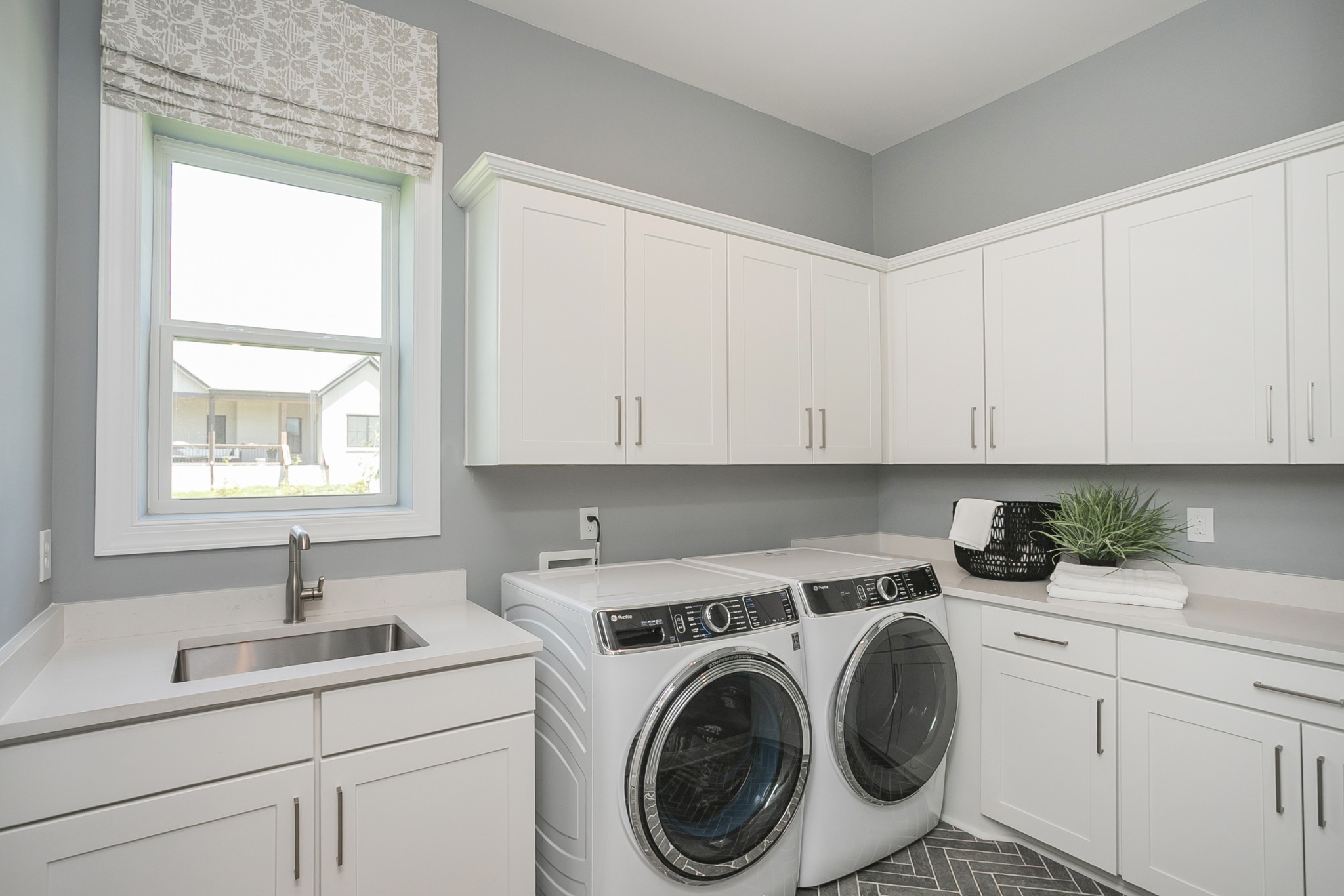 5957 Hunt Valley Drive