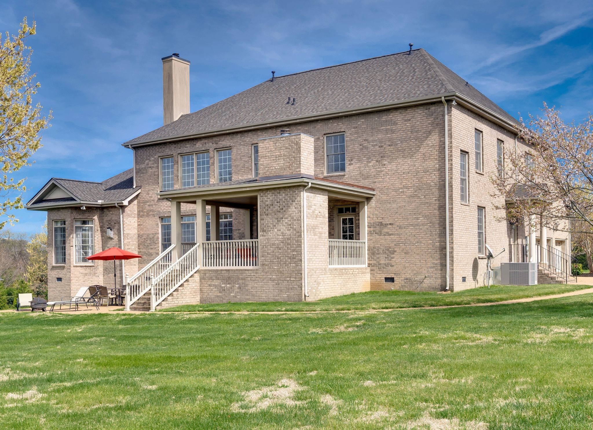 1811 Charity Dr