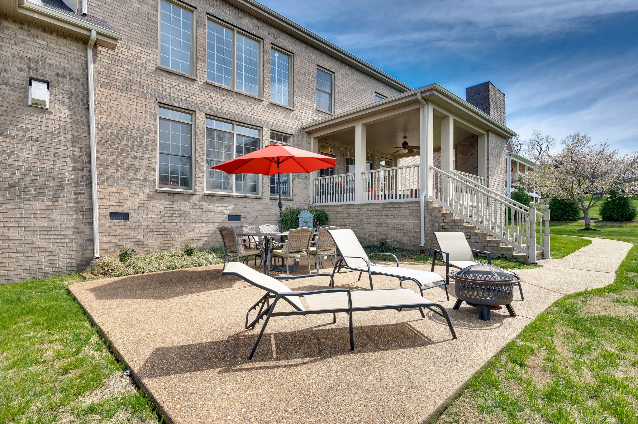 1811 Charity Dr