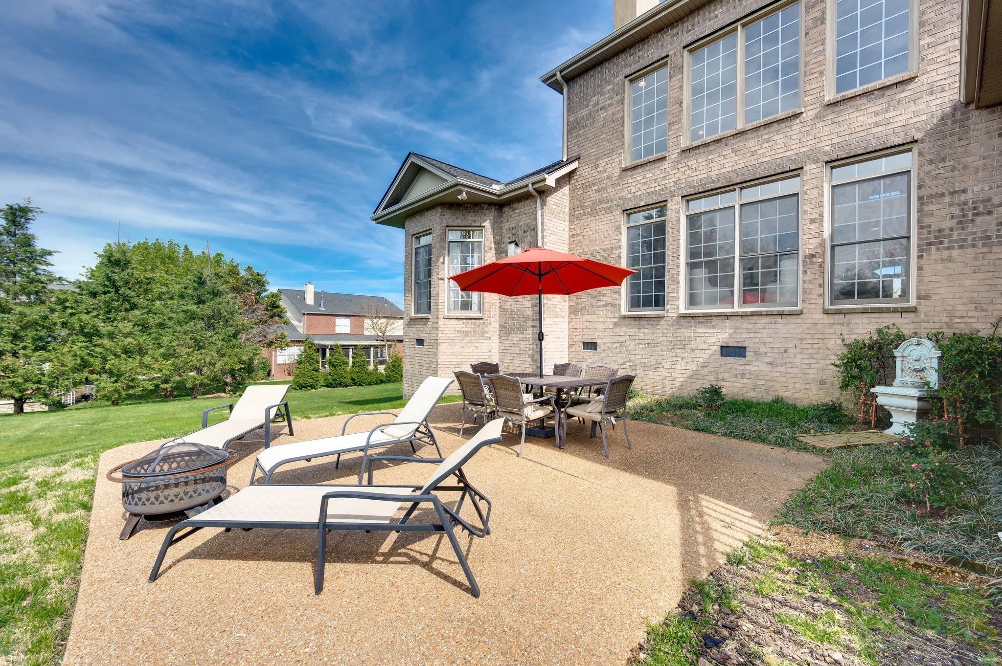 1811 Charity Dr