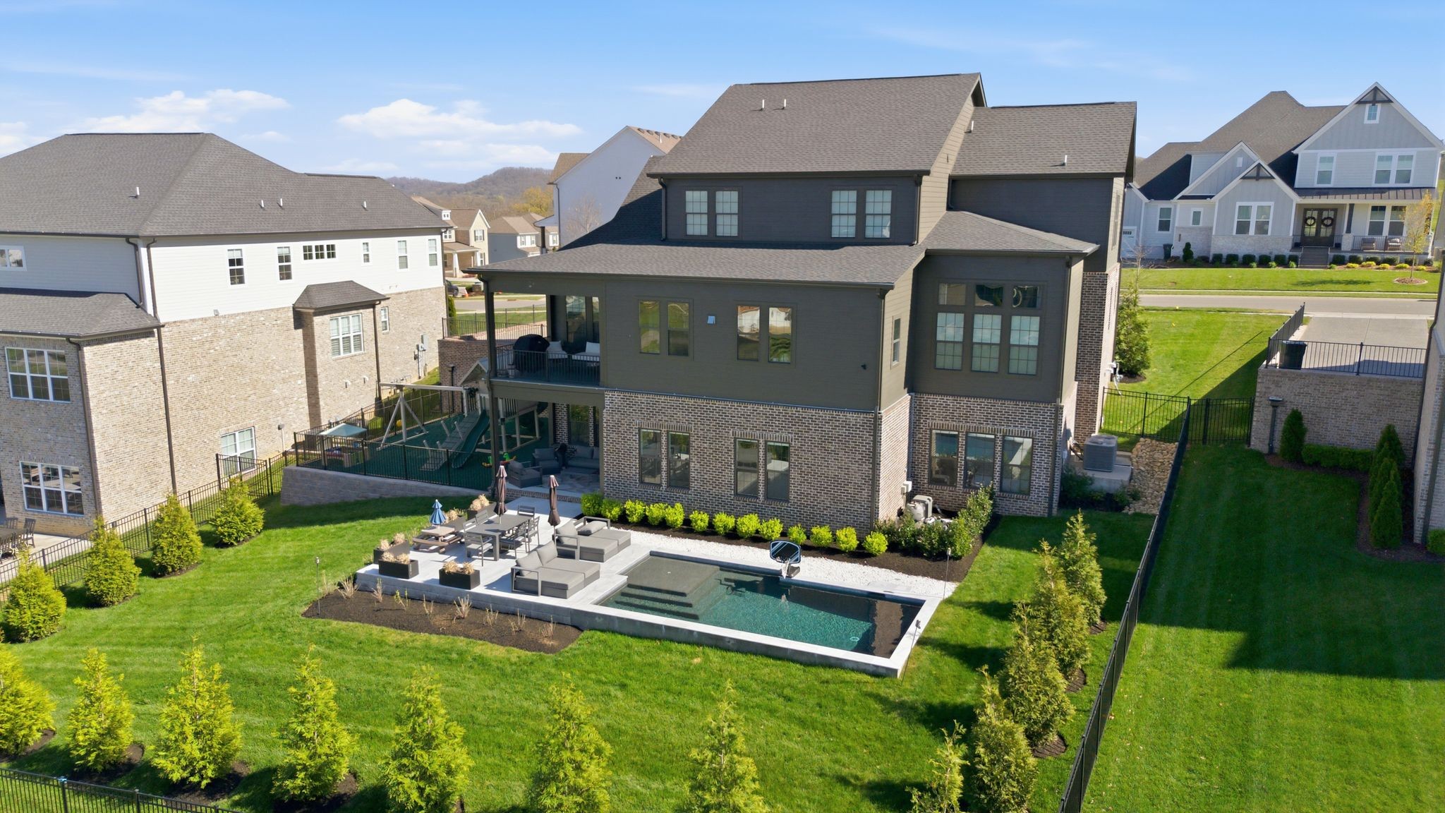 1008 Lawson Ln