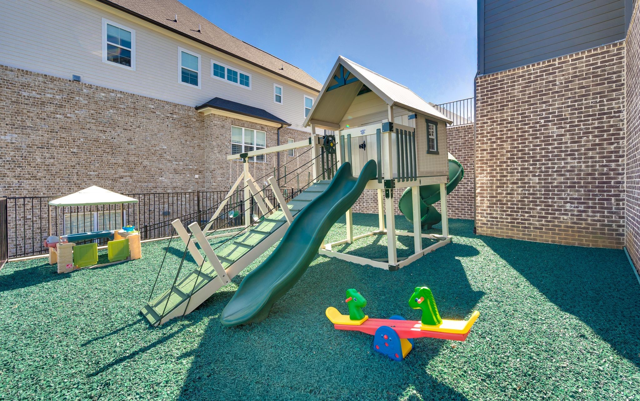 1008 Lawson Ln