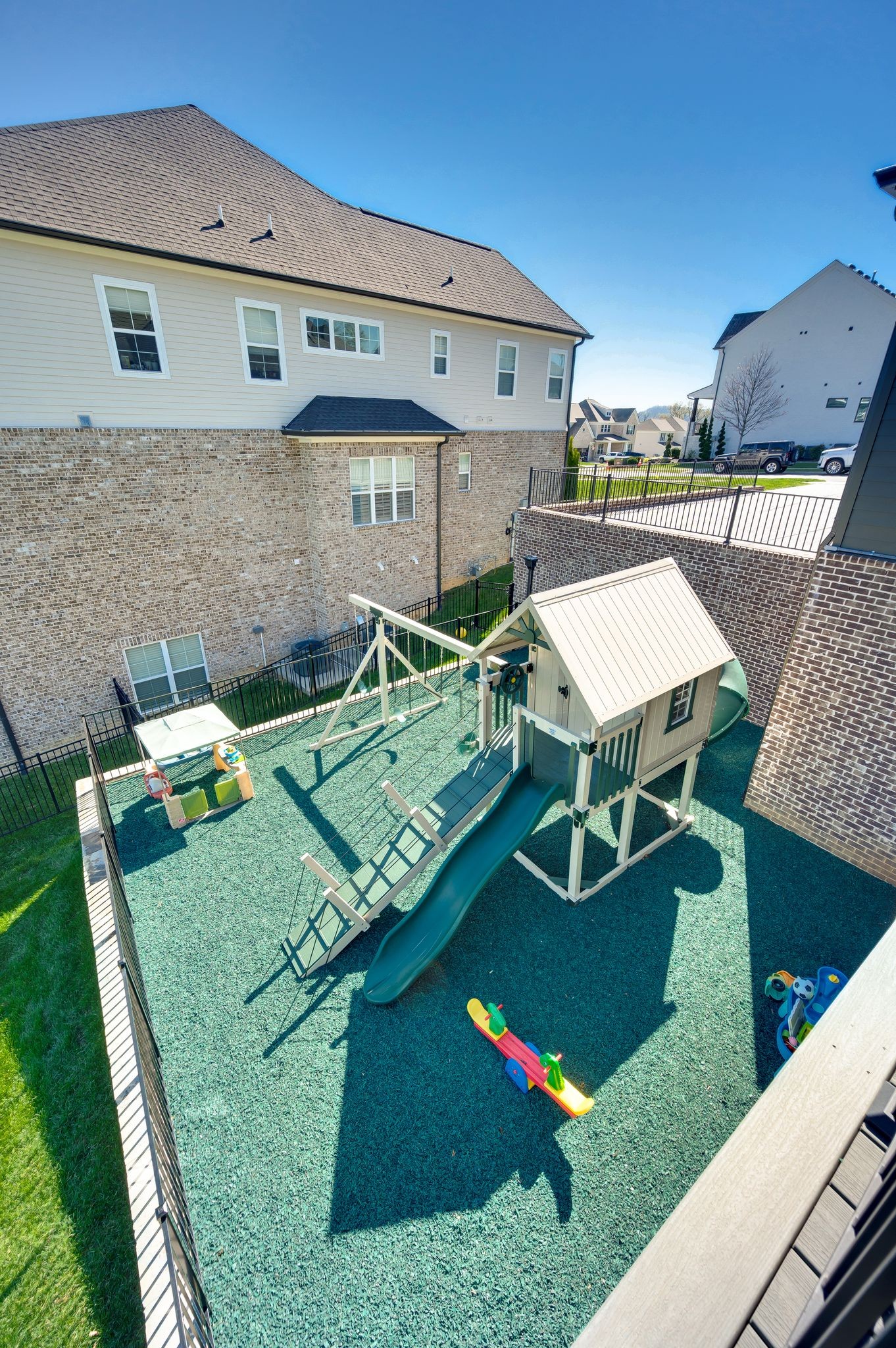 1008 Lawson Ln