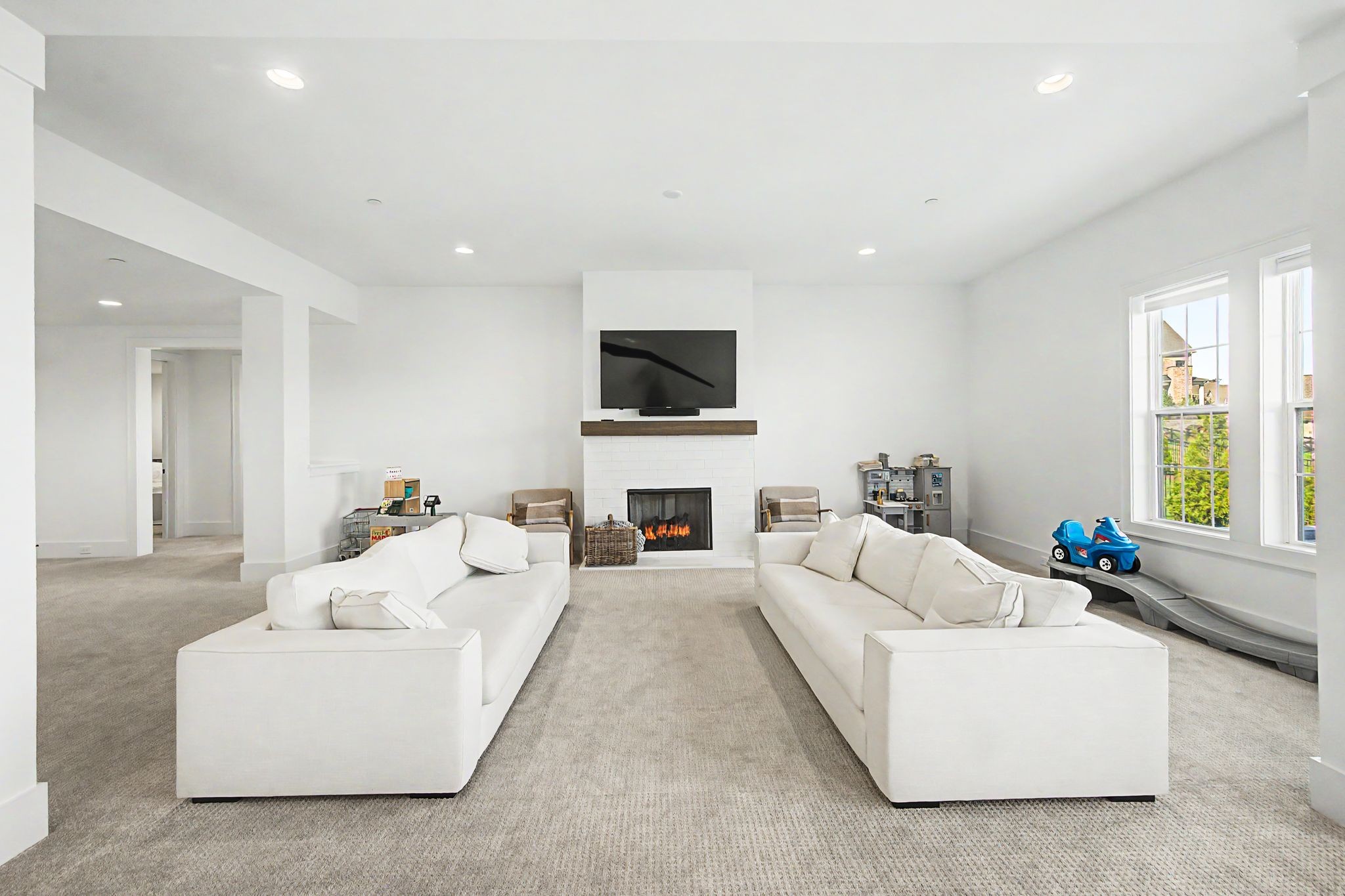 1008 Lawson Ln
