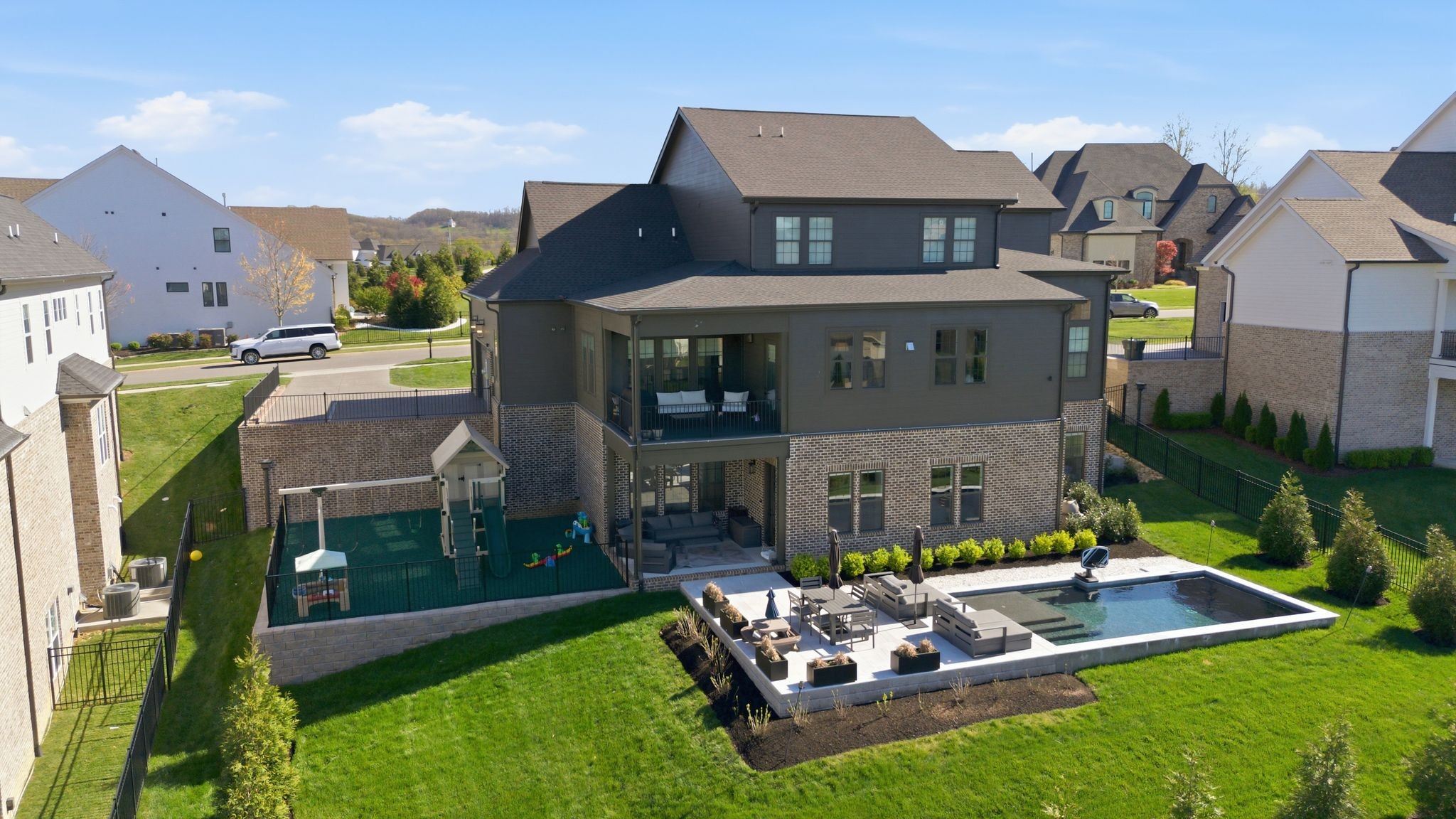 1008 Lawson Ln