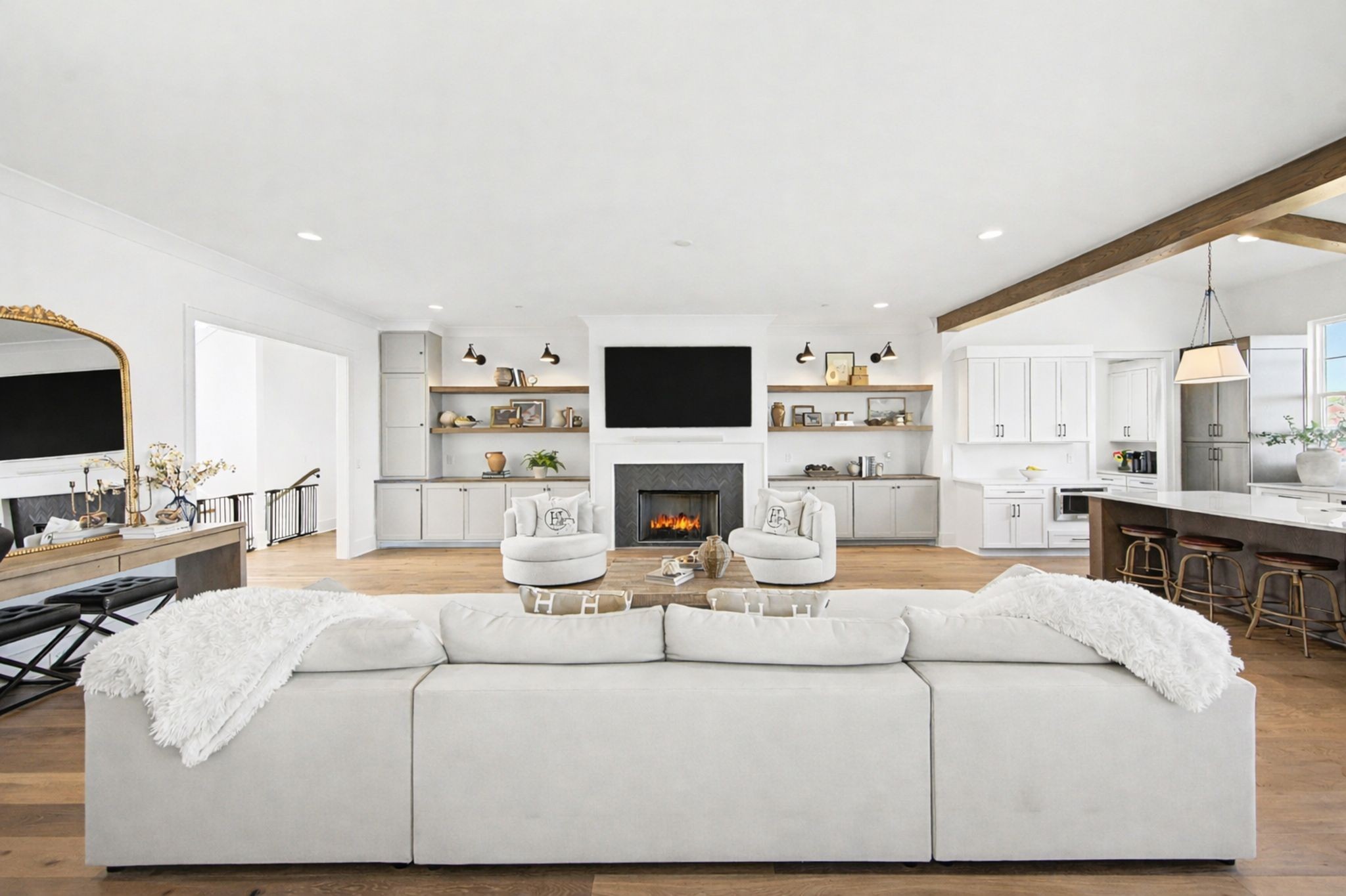 1008 Lawson Ln