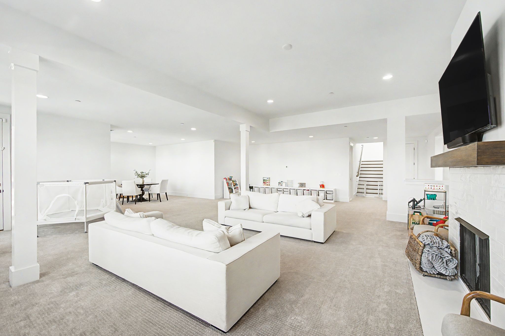 1008 Lawson Ln