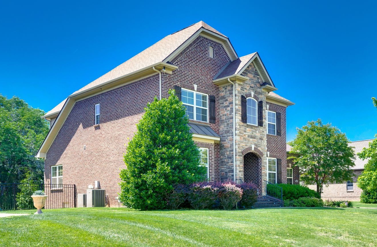 1241 Plumeria Pl
