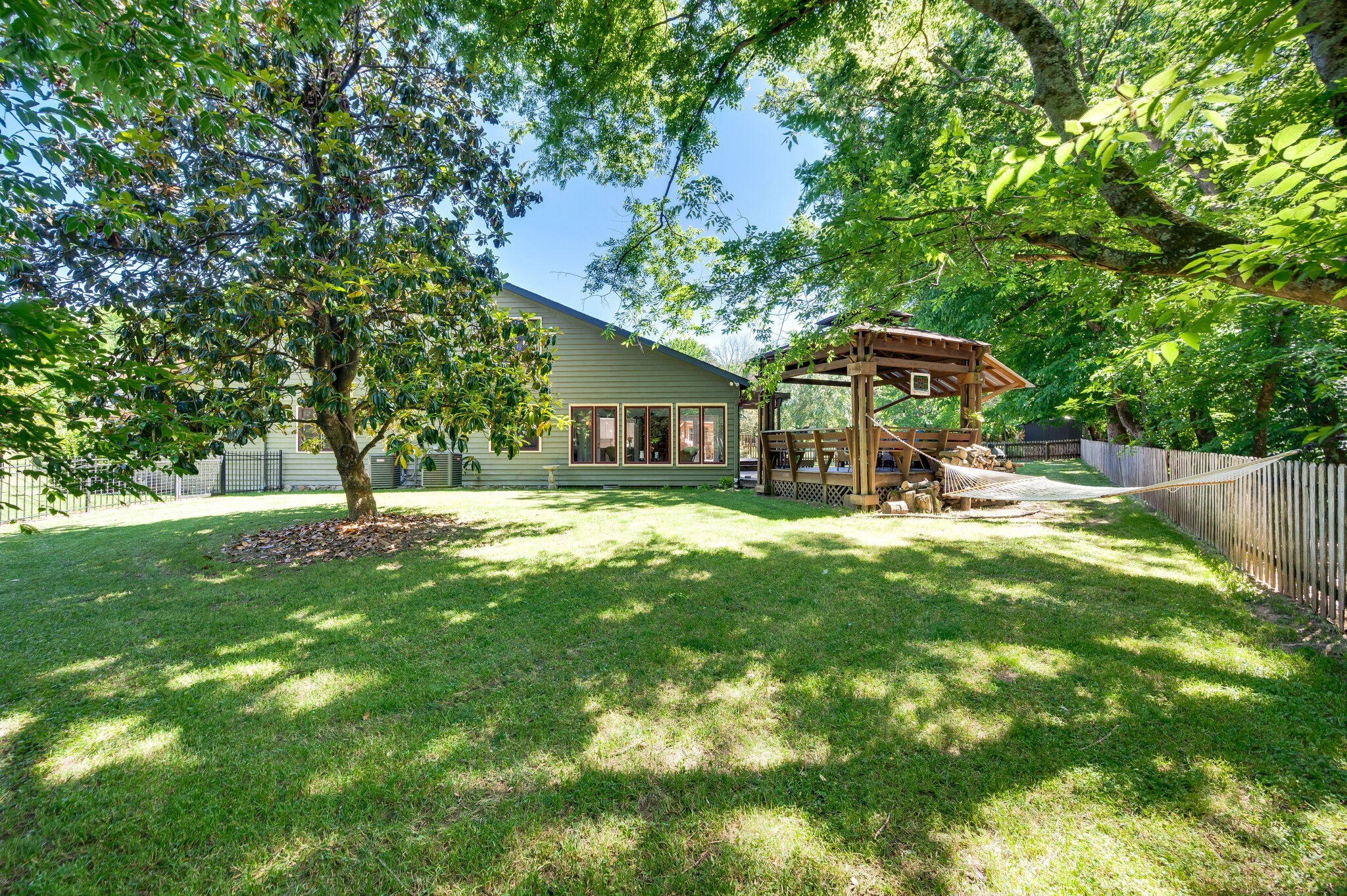 6106 Martingale Ln