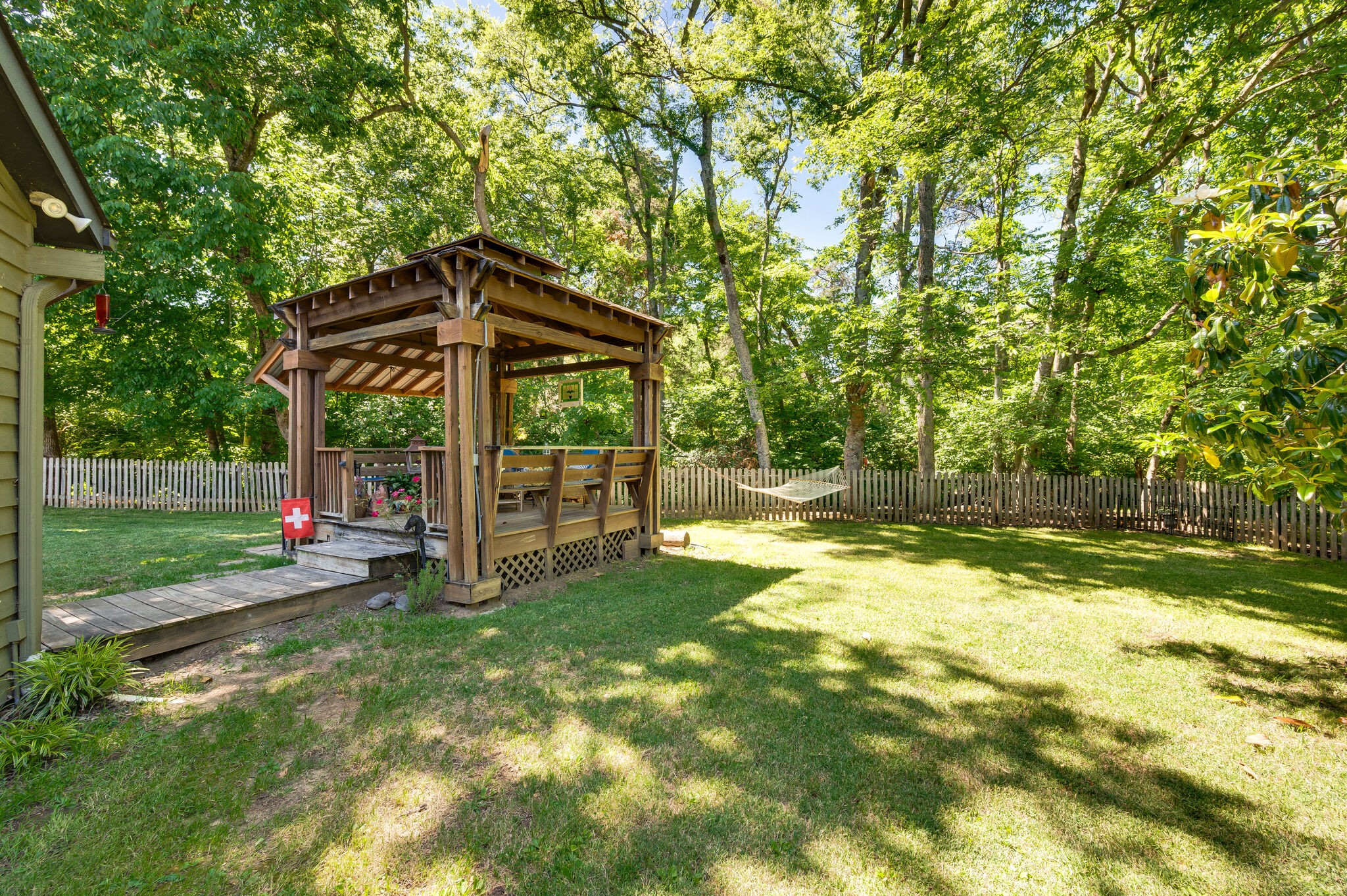 6106 Martingale Ln